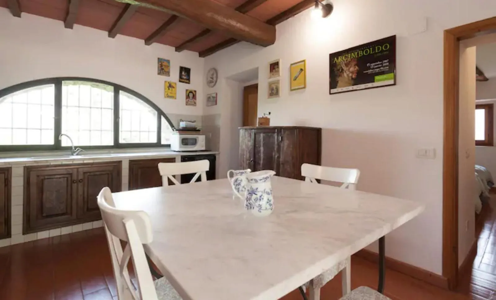 Kitchen or kitchenette in La Favilletta Casa Vacanze