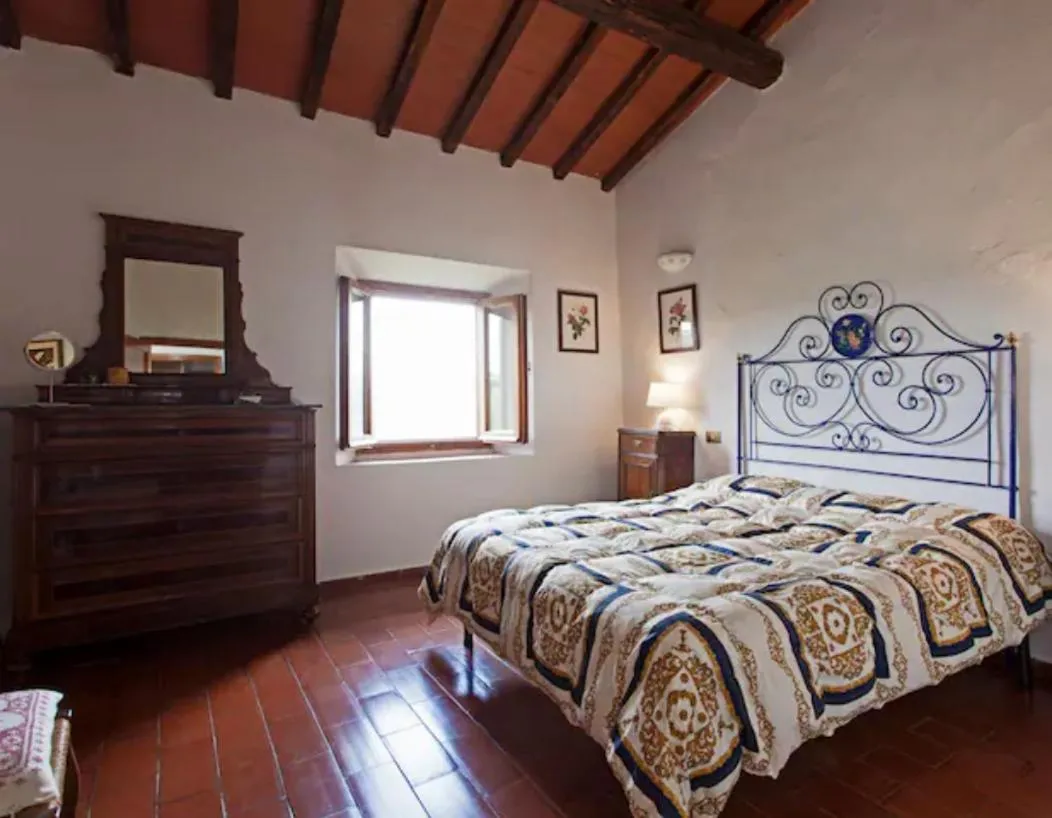 Bedroom, Bed in La Favilletta Casa Vacanze