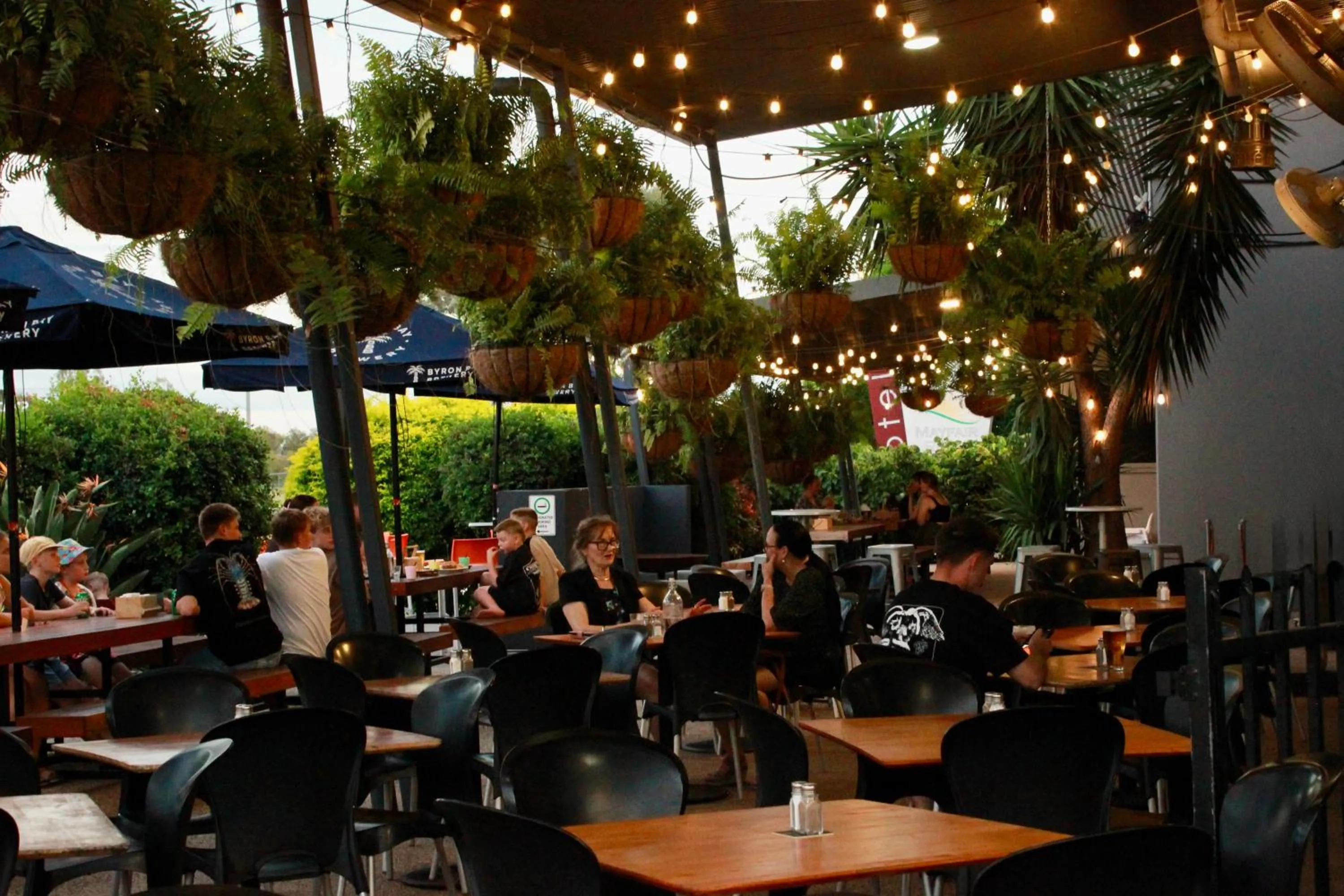 Restaurant/places to eat in The Mayfair Emerald