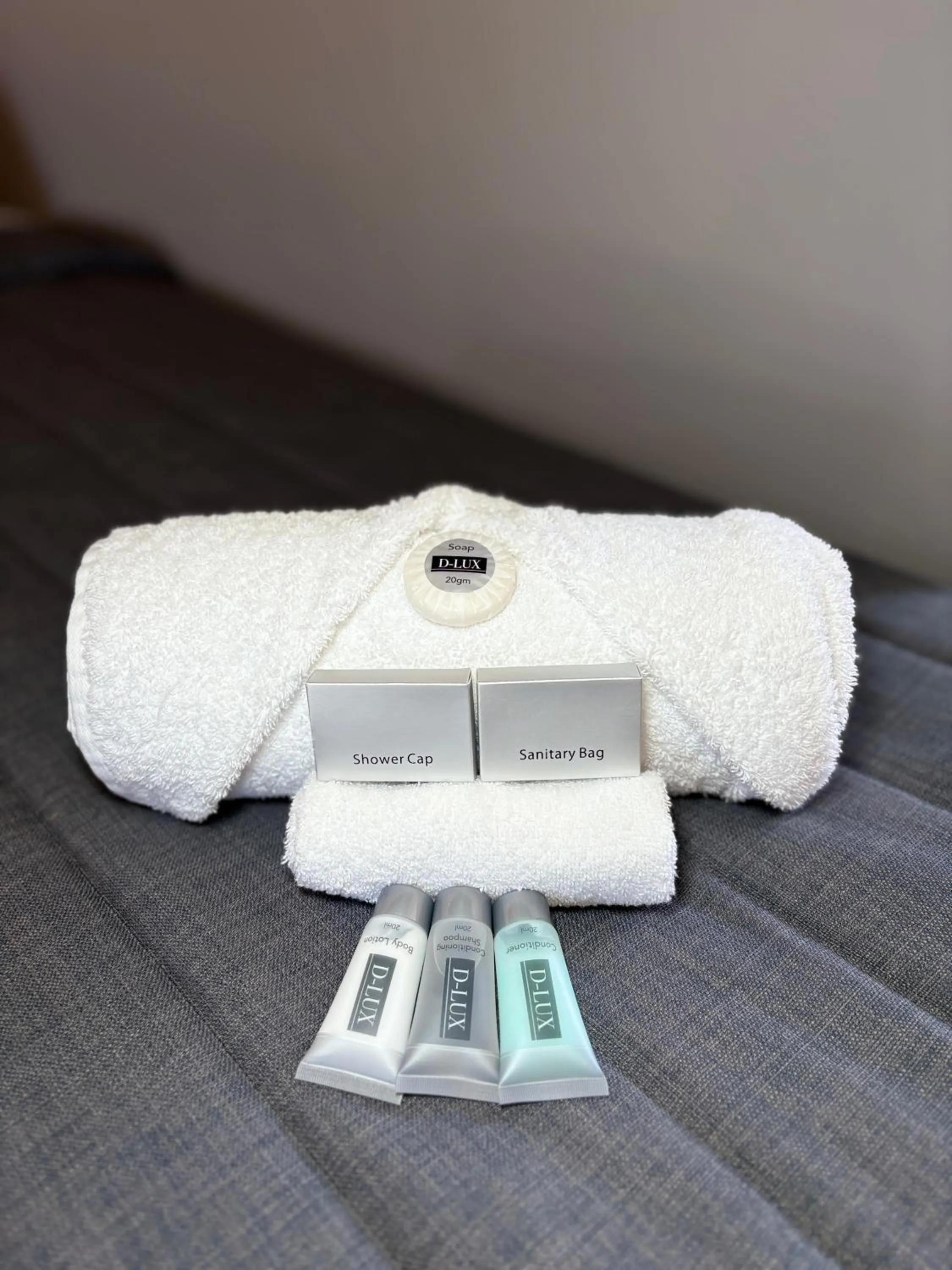 Bathroom, Bed in The Mayfair Emerald