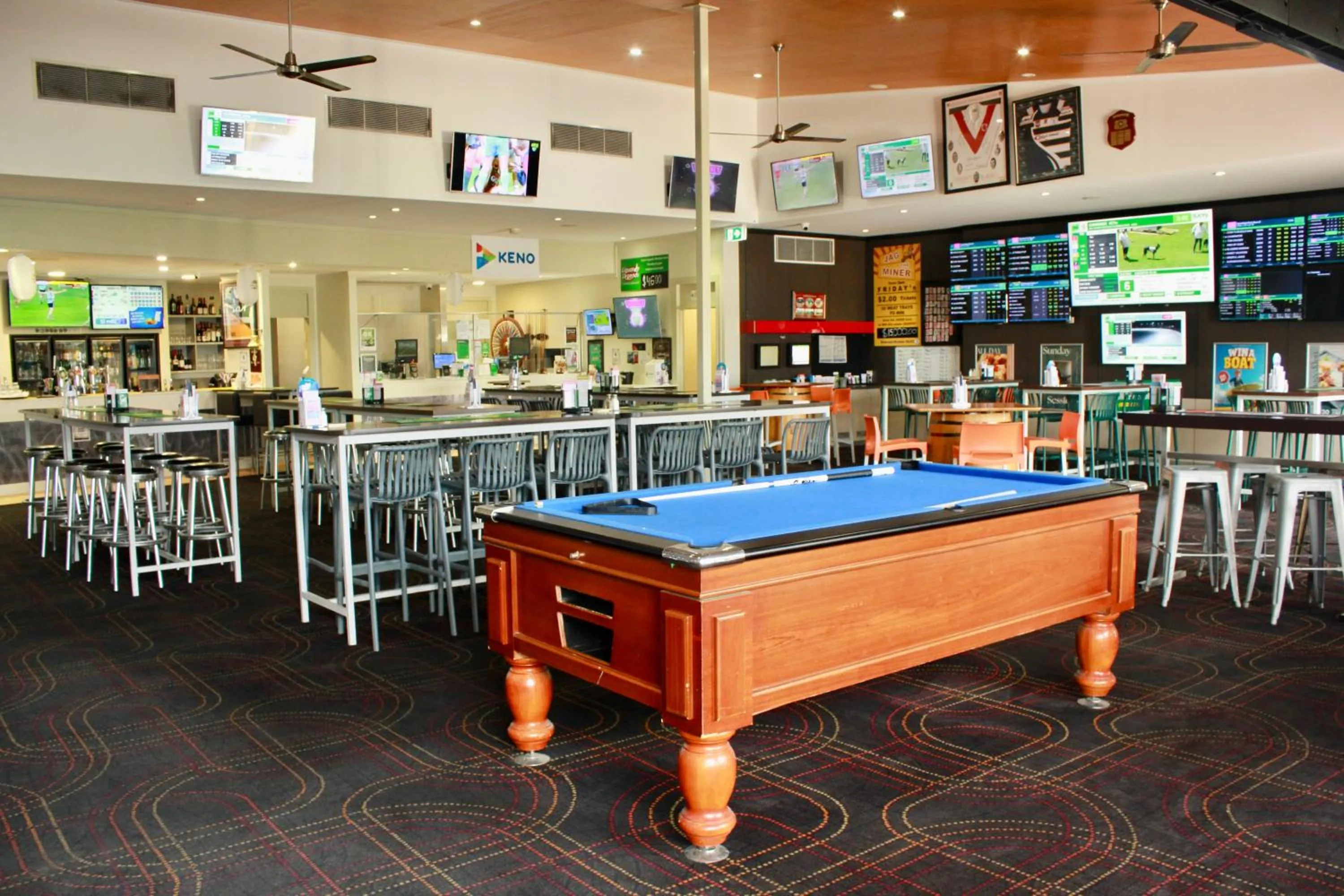 Lounge or bar in The Mayfair Emerald