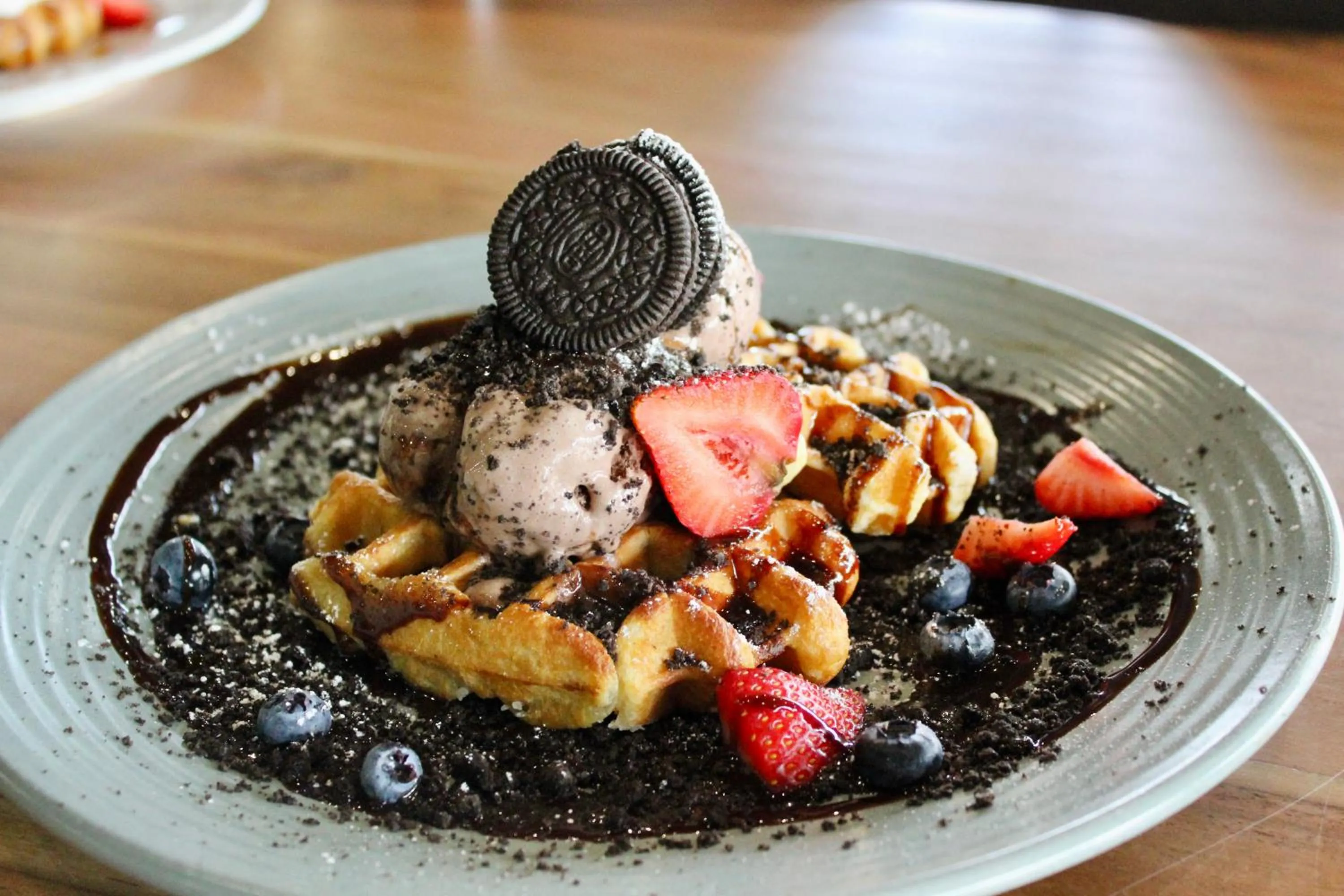 Food and drinks in The Mayfair Emerald