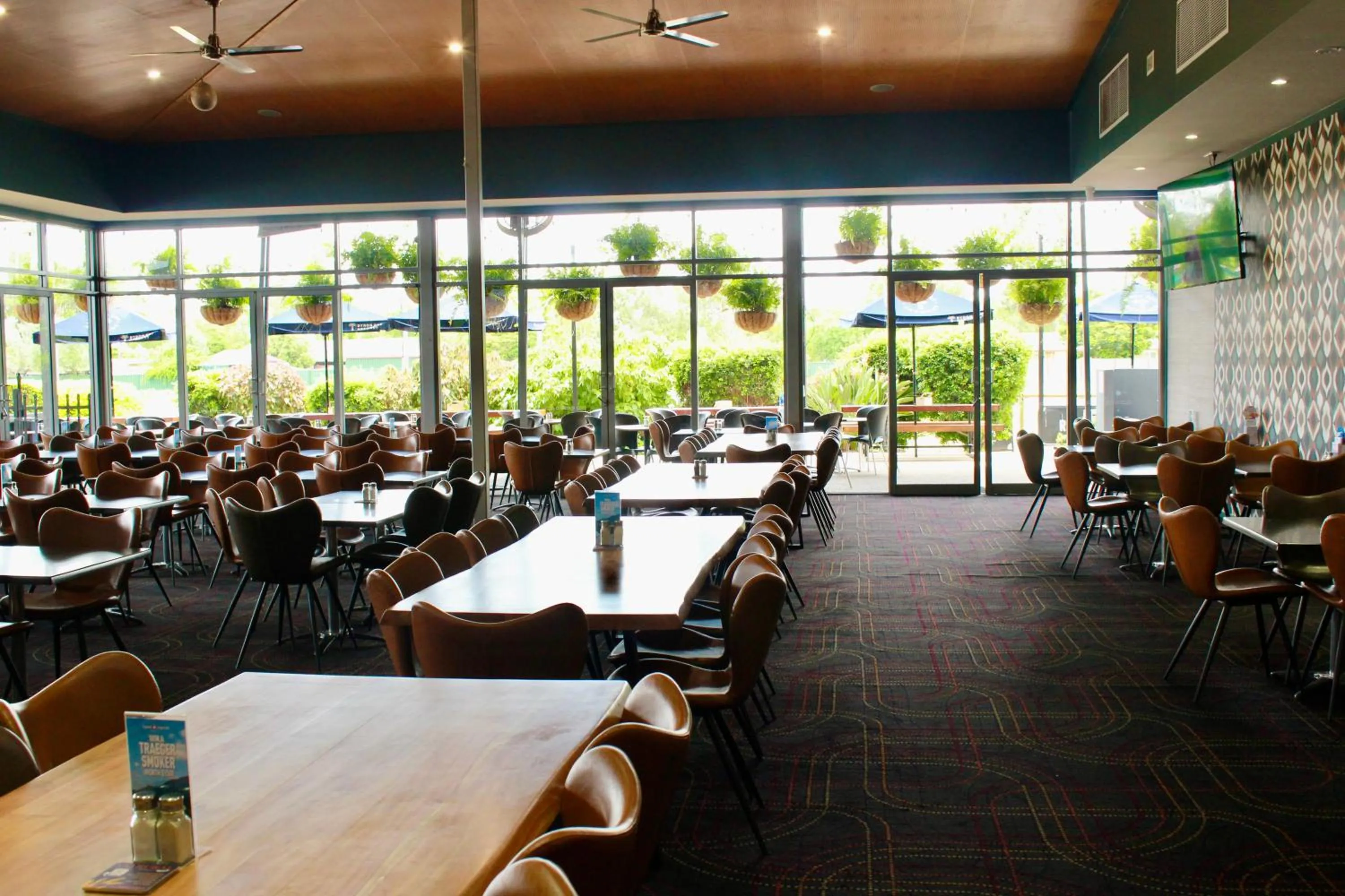 Restaurant/places to eat in The Mayfair Emerald