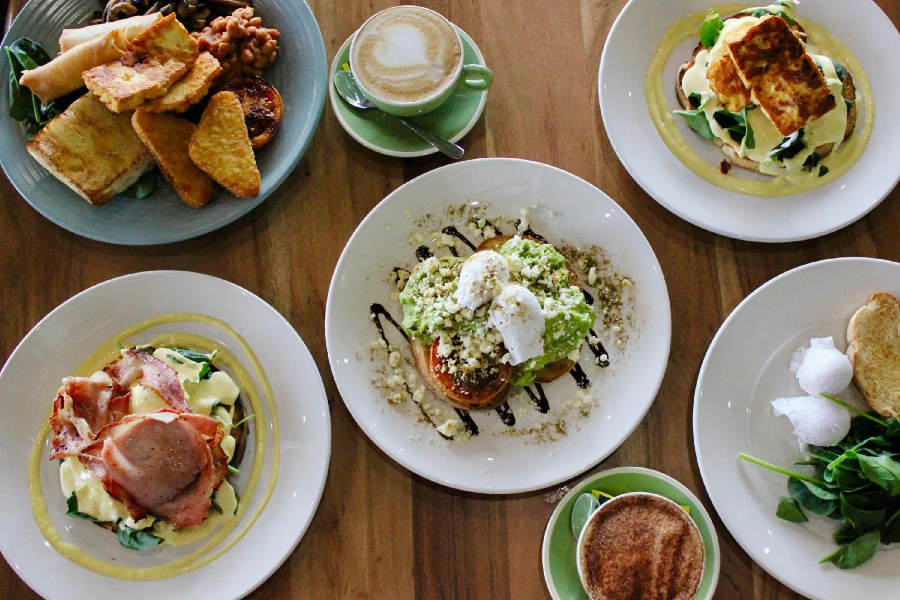 Food and drinks in The Mayfair Emerald