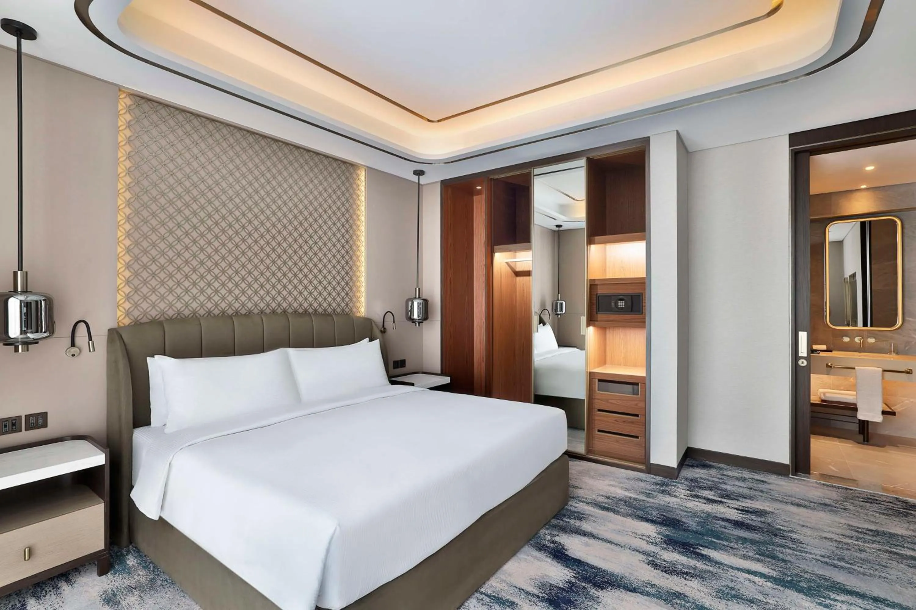 Bed in Embassy Suites By Hilton Dubai Business Bay