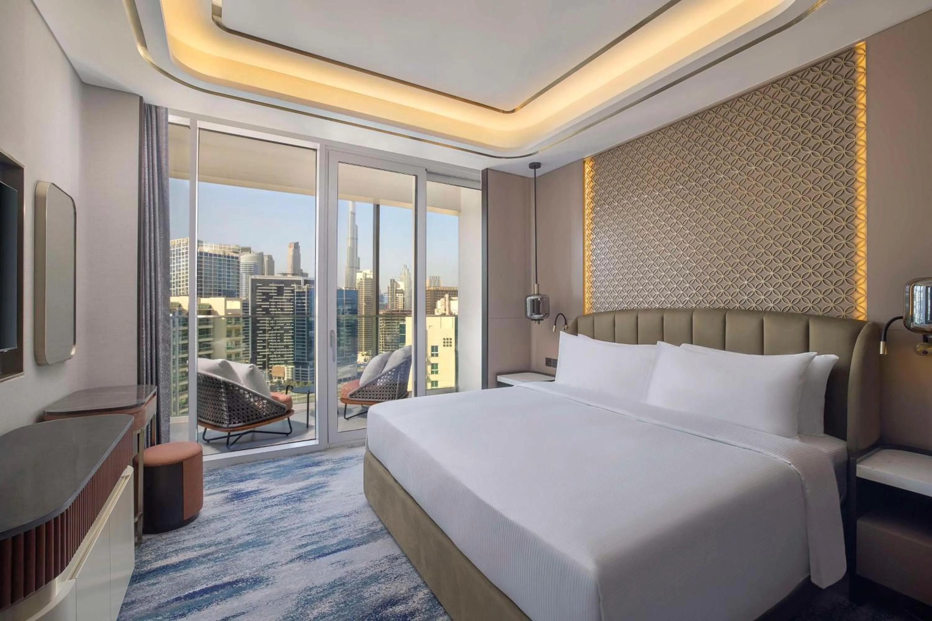 Bed in Embassy Suites By Hilton Dubai Business Bay