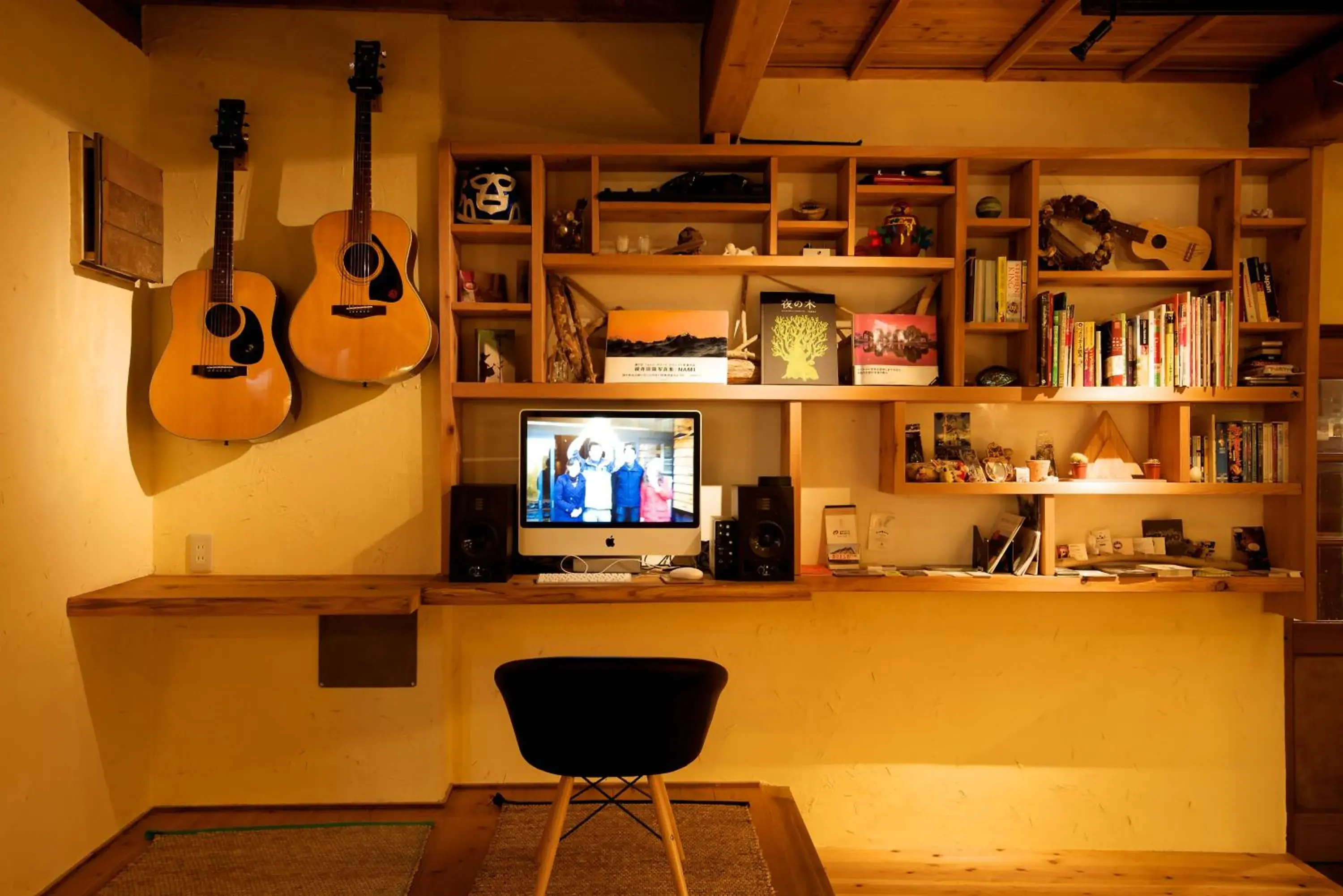 Lounge or bar in Onsen Guesthouse HAKONE TENT Lounge or bar in Onsen Guesthouse HAKONE TENT