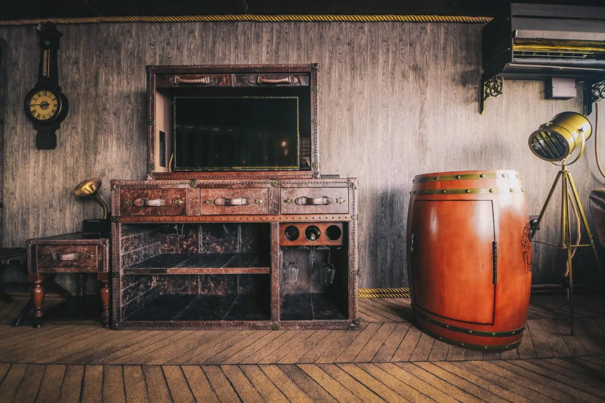 TV and multimedia in Vintage Luxury Yacht Hotel