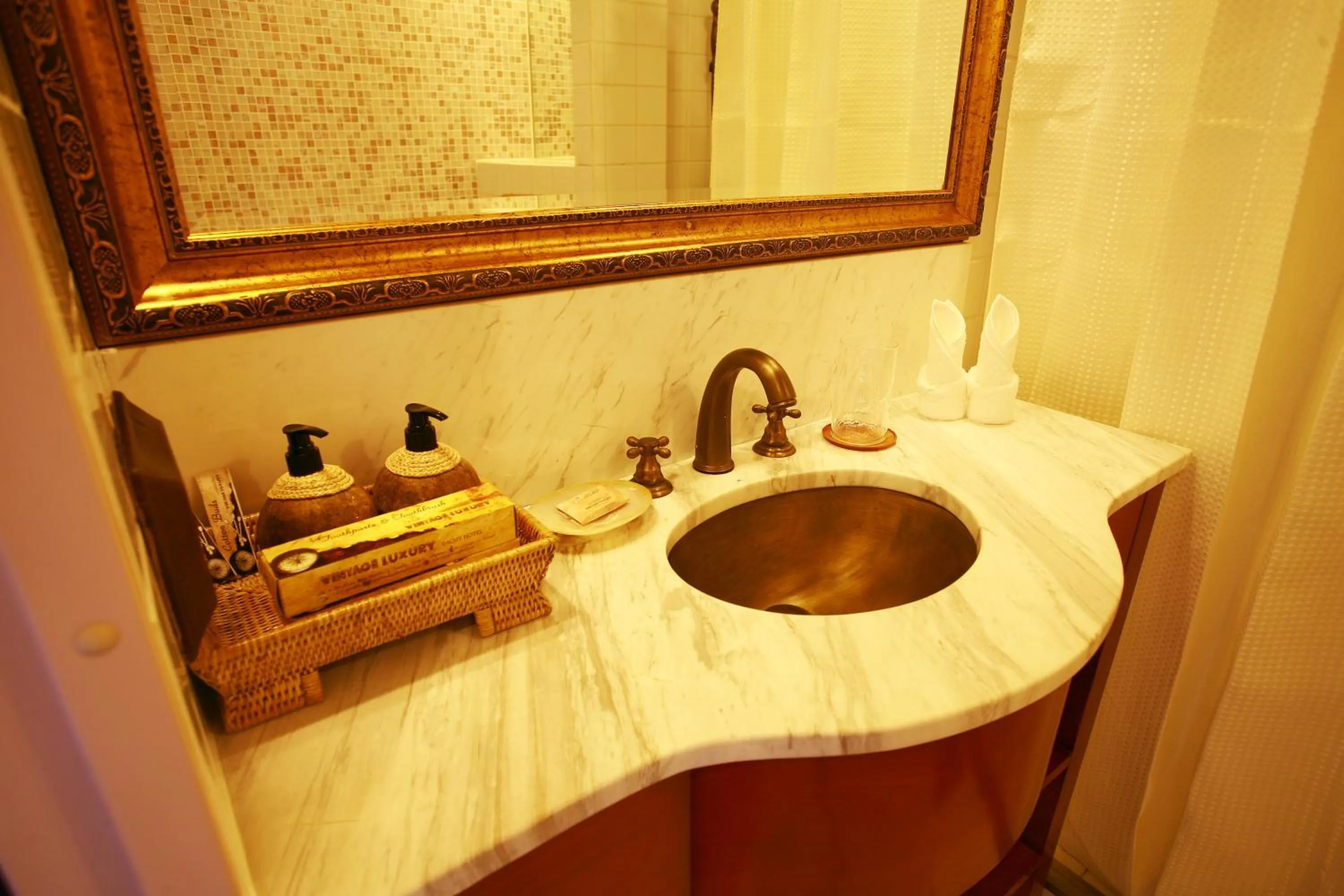 Bathroom in Vintage Luxury Yacht Hotel