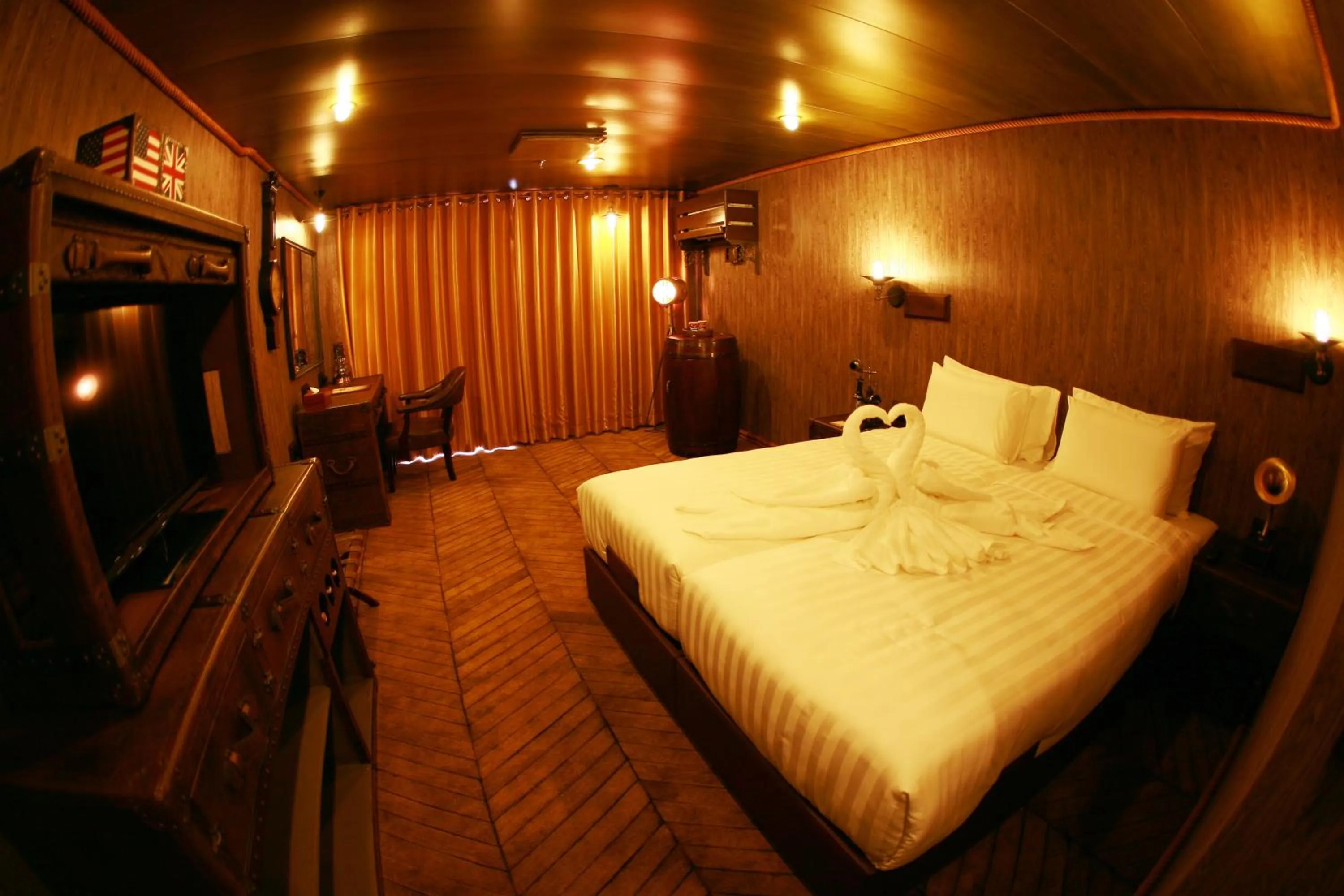 Bed in Vintage Luxury Yacht Hotel