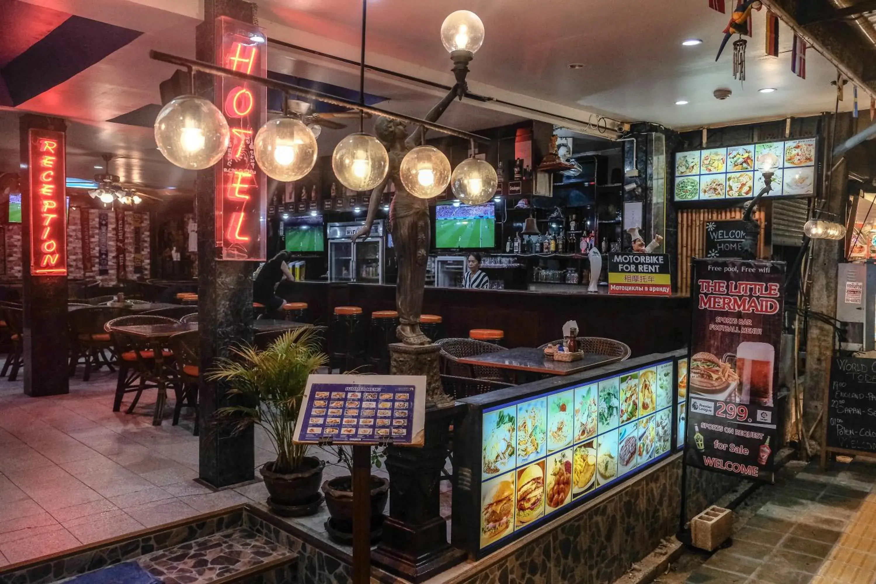 Lounge or bar in Little Mermaid Guesthouse & Restaurant Lounge or bar in Little Mermaid Guesthouse & Restaurant