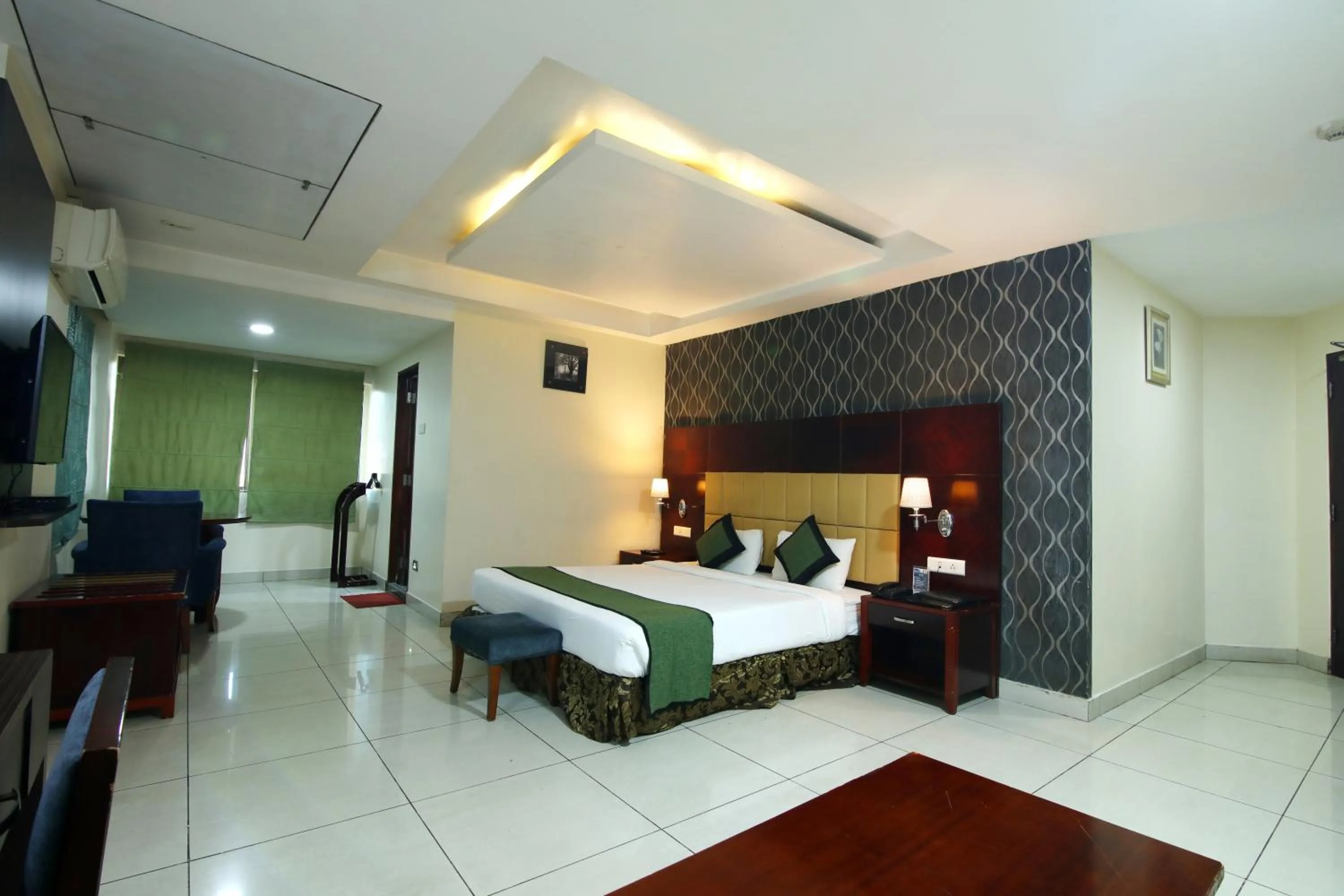 Bed in Hotel Gateway Grandeur