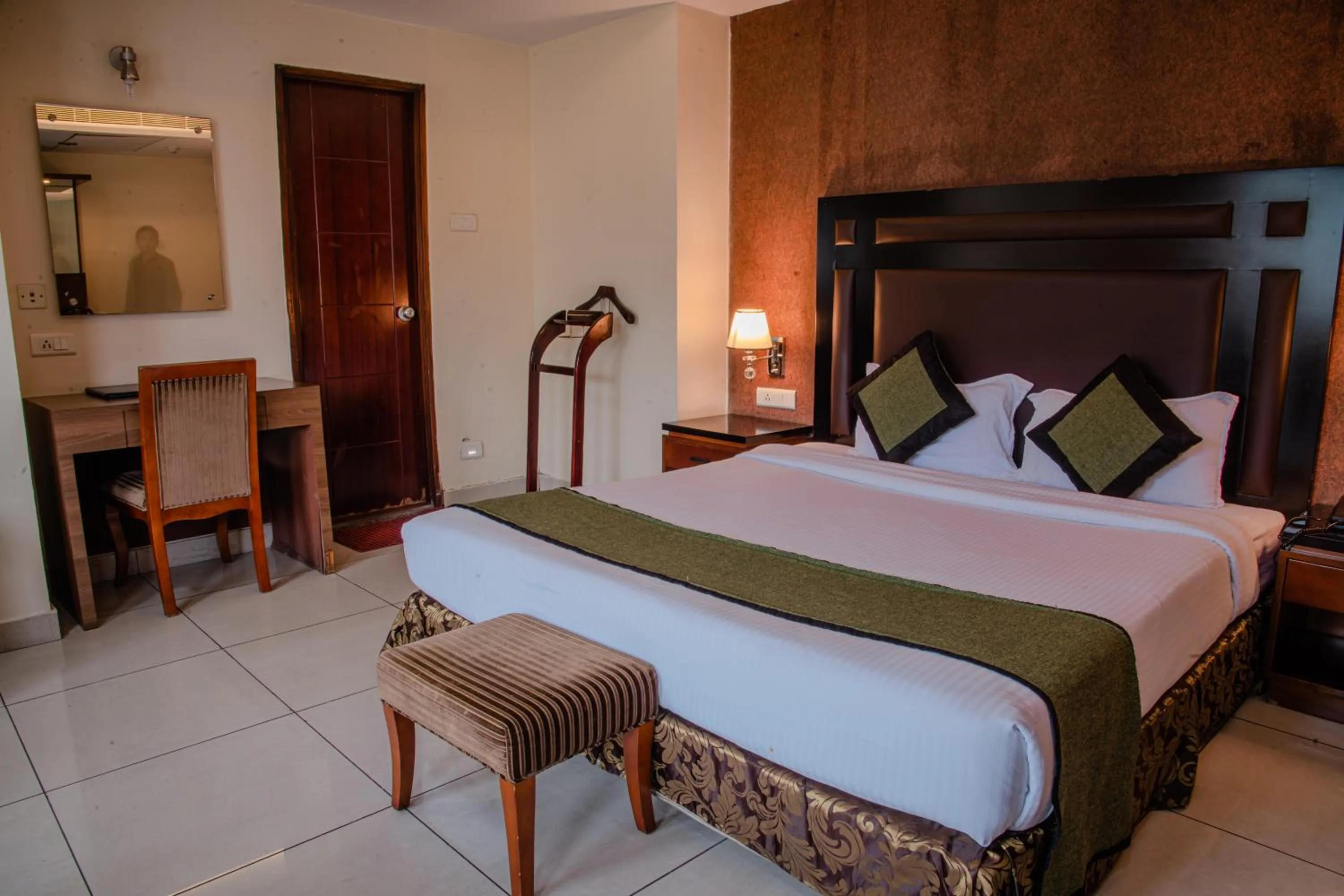 Bed in Hotel Gateway Grandeur