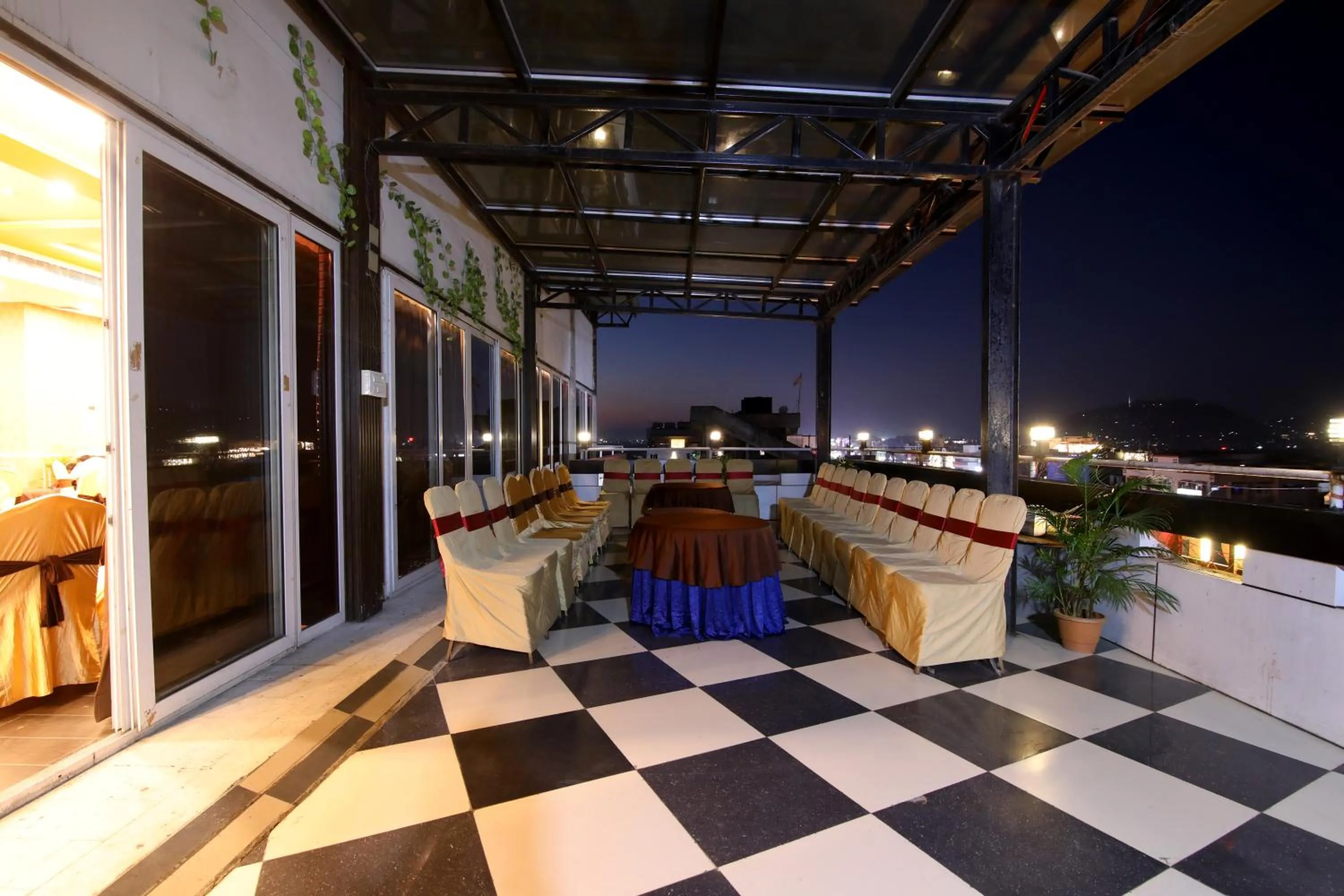 Hotel Gateway Grandeur