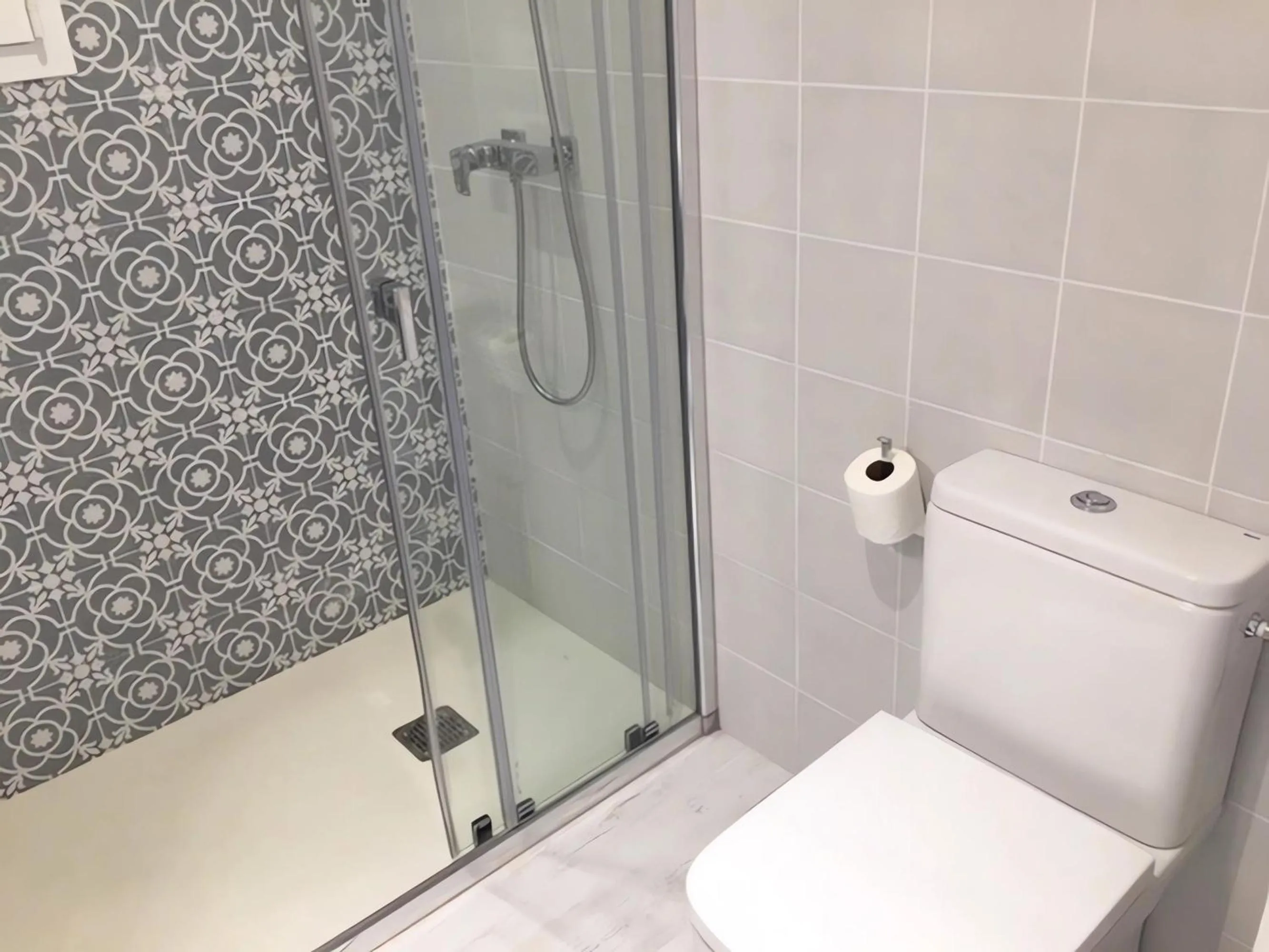 Shower in Apartamentos Roca Plana - Formentera Break