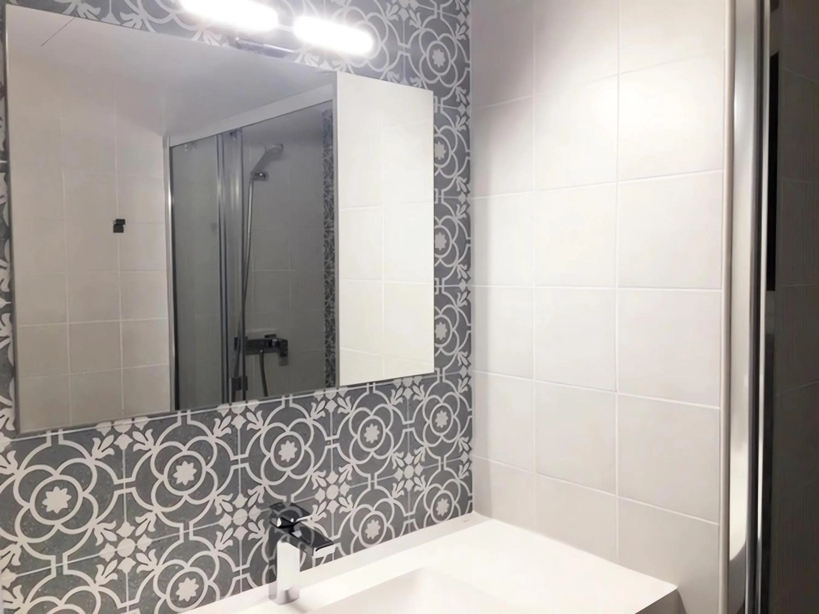 Shower in Apartamentos Roca Plana - Formentera Break