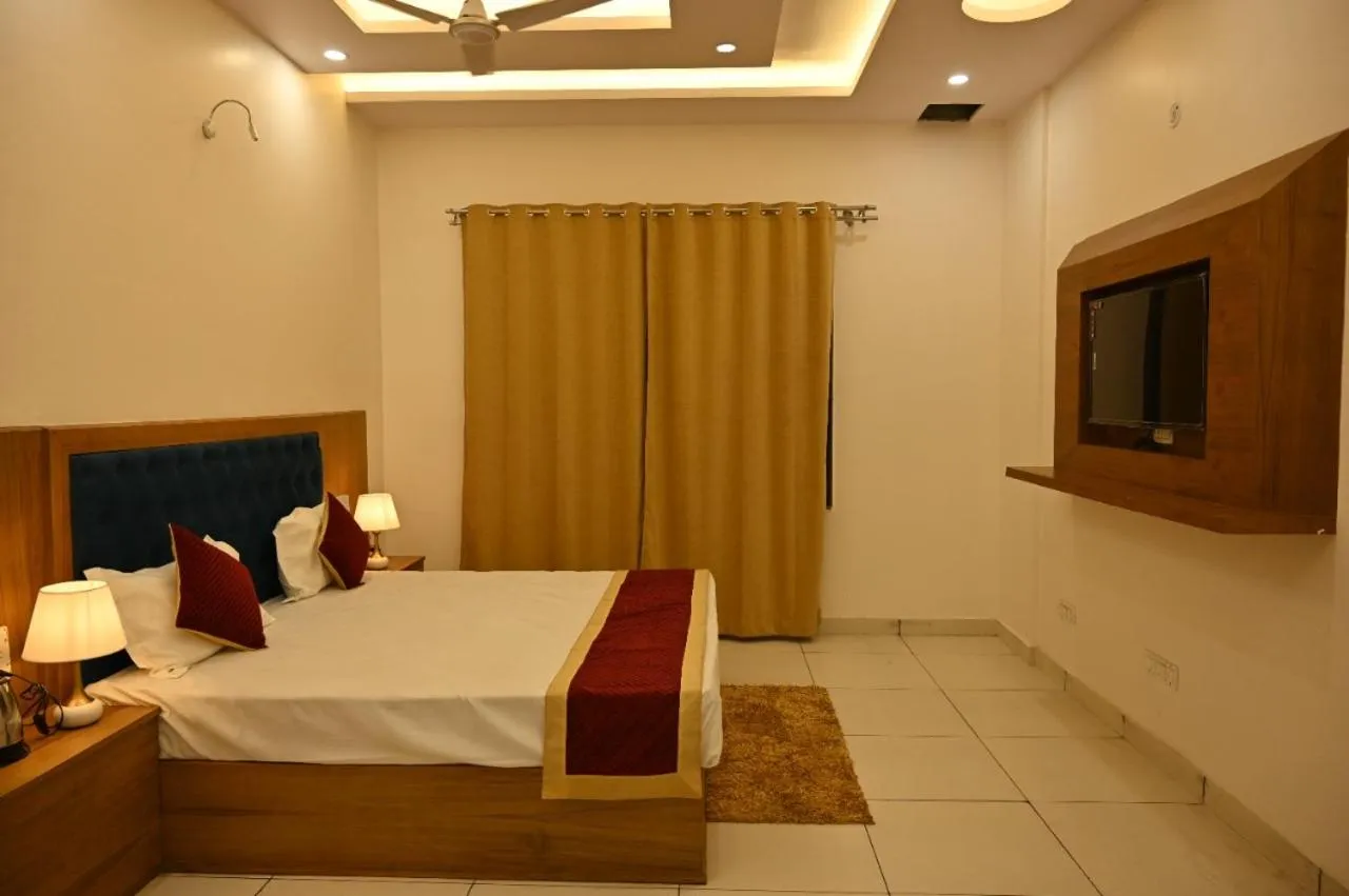 Shiva Palace by Golden Leaf Hotels