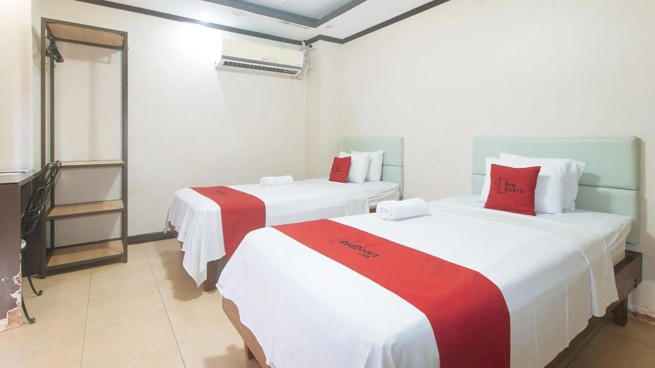 Bed in RedDoorz Plus New Era Budget Hotel Mabolo former RedDoorz near Landers Superstore Cebu City Bed in RedDoorz Plus New Era Budget Hotel Mabolo former RedDoorz near Landers Superstore Cebu City