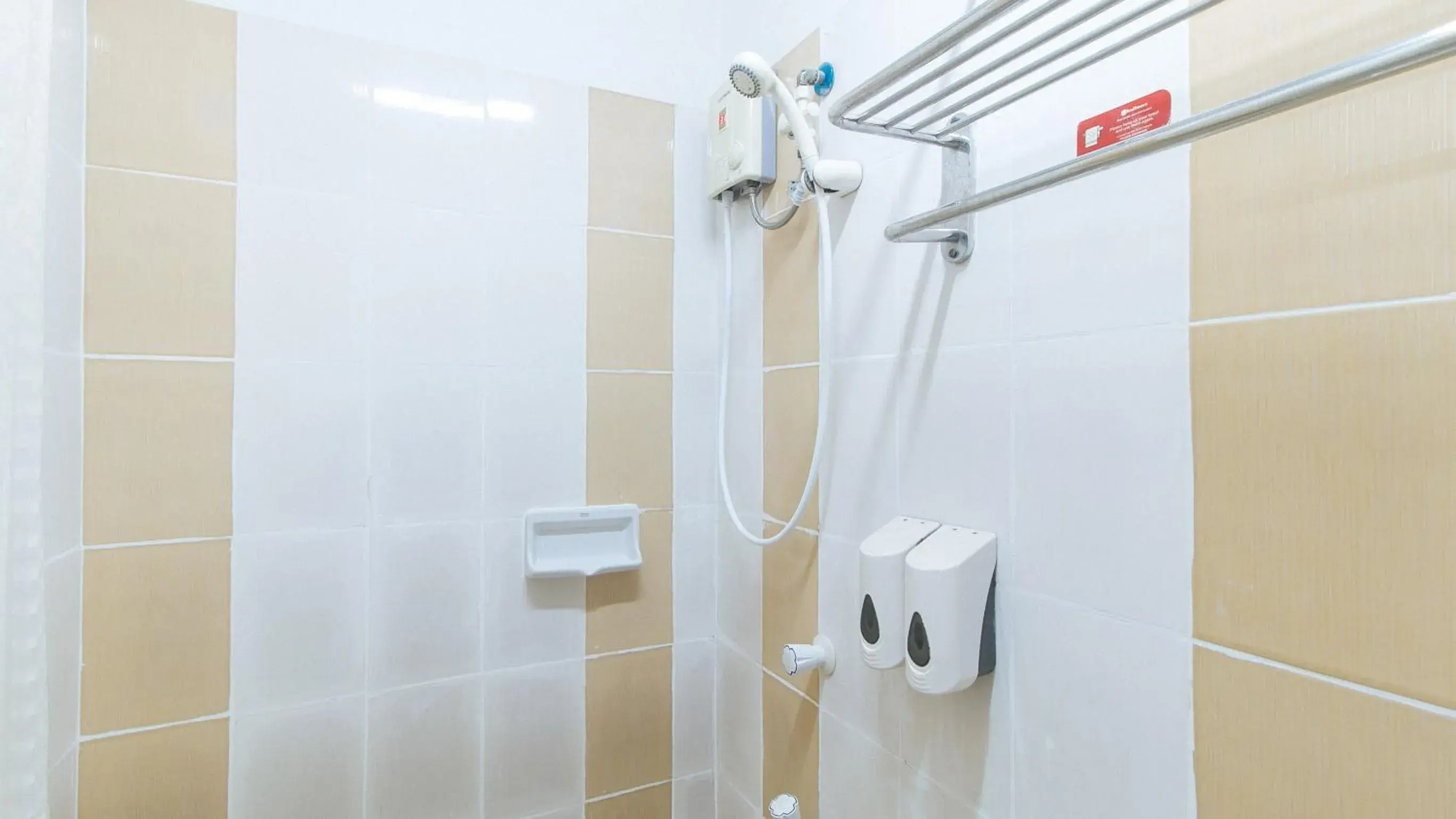 Shower in RedDoorz Plus New Era Budget Hotel Mabolo former RedDoorz near Landers Superstore Cebu City Shower in RedDoorz Plus New Era Budget Hotel Mabolo former RedDoorz near Landers Superstore Cebu City