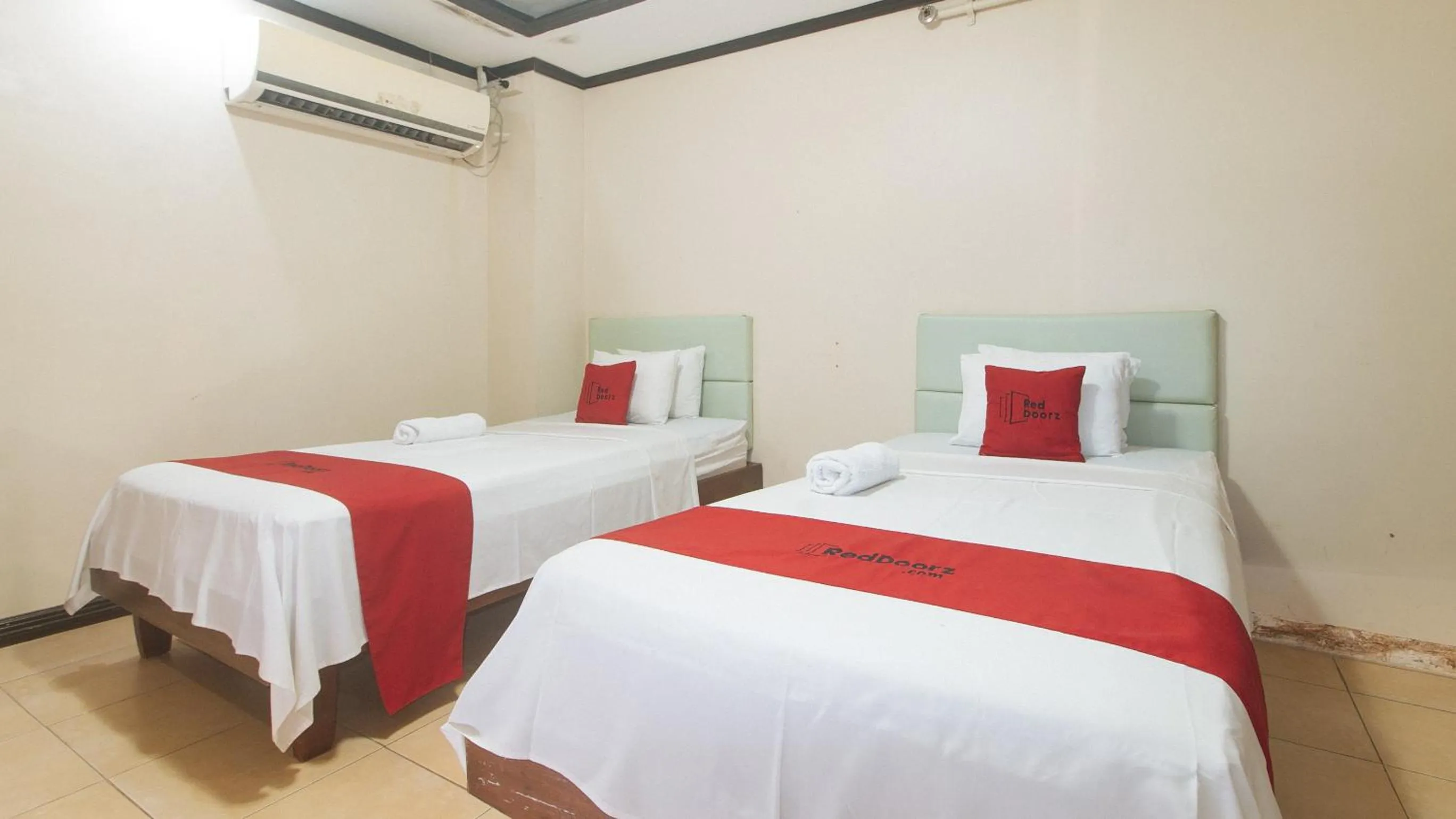 Bedroom, Bed in RedDoorz Plus New Era Budget Hotel Mabolo former RedDoorz near Landers Superstore Cebu City