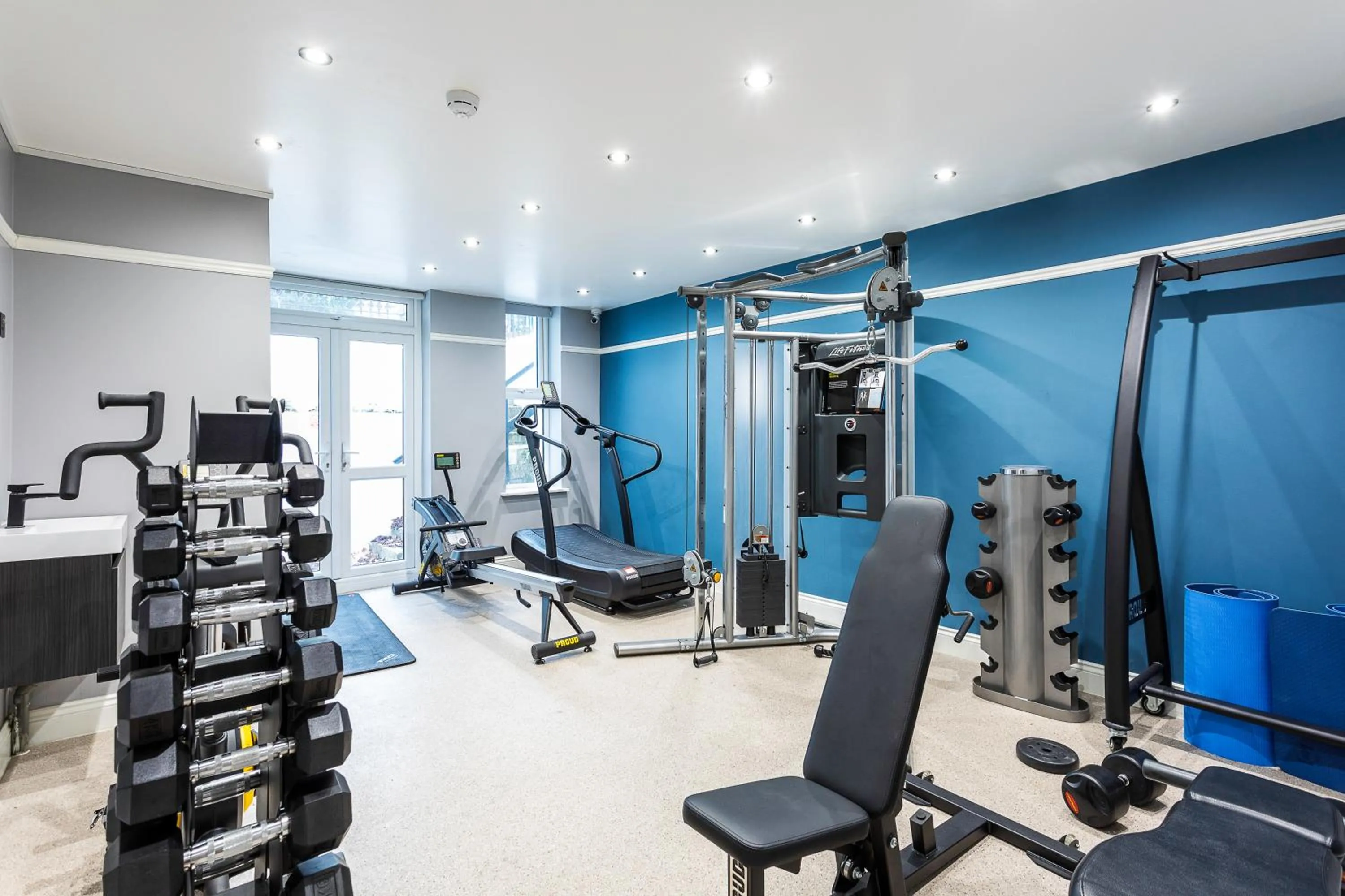 Fitness centre/facilities in Kensington Rooms - Warwick Road