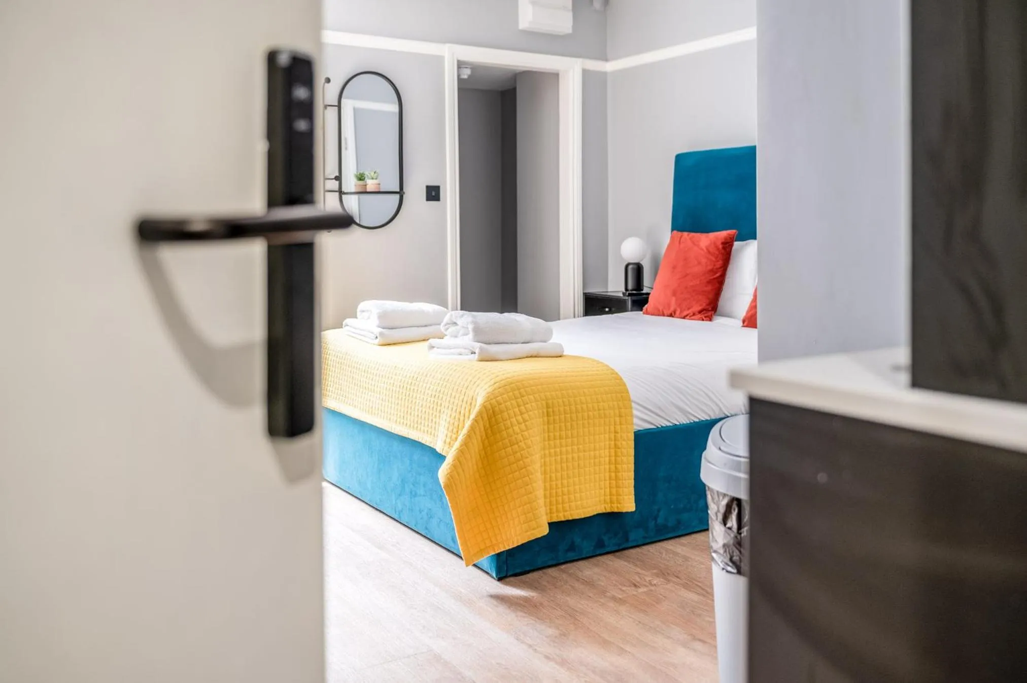 Bed in Kensington Rooms - Warwick Road