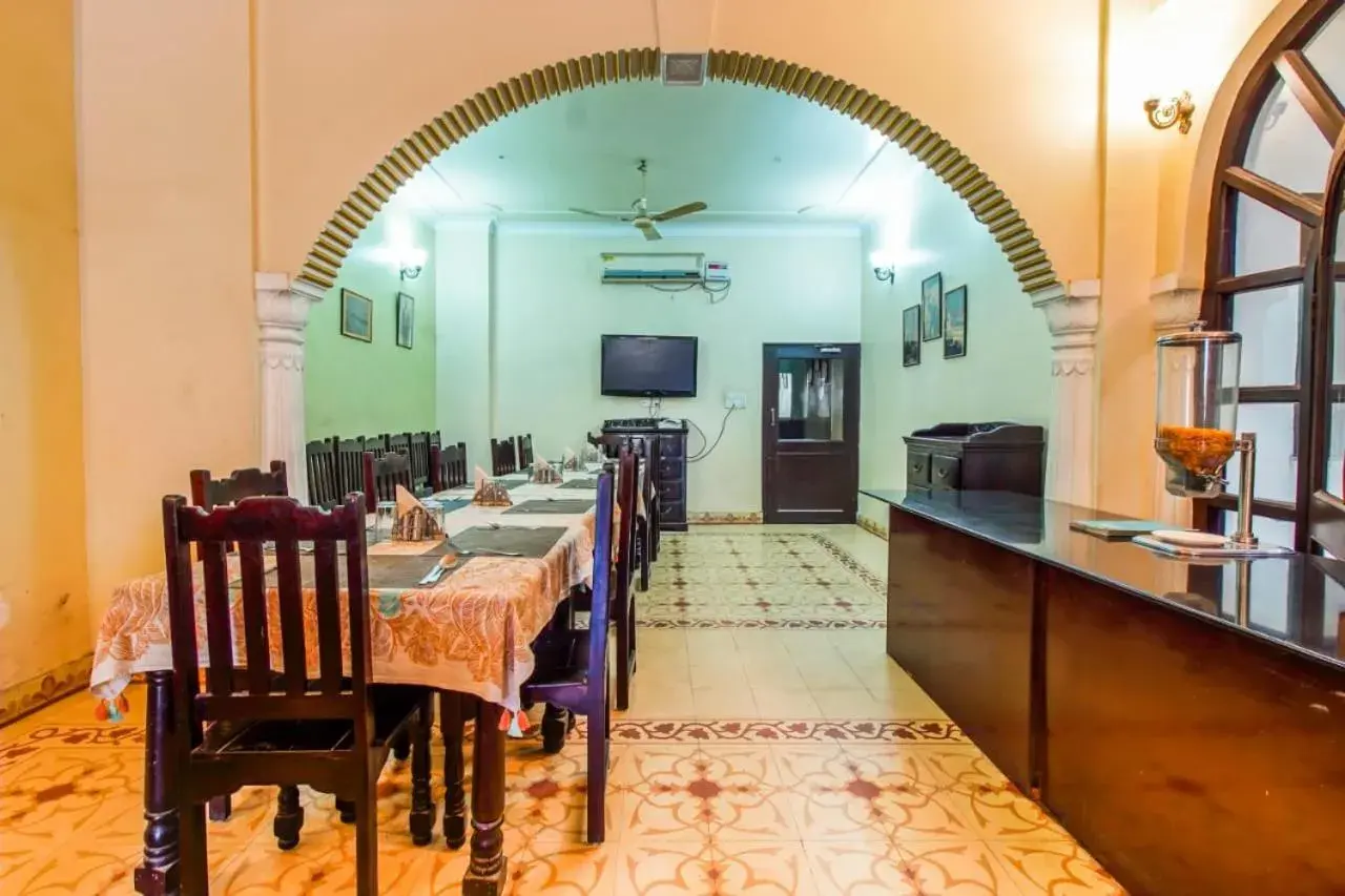 Restaurant/places to eat in Hotel Utsav Niwas Restaurant/places to eat in Hotel Utsav Niwas