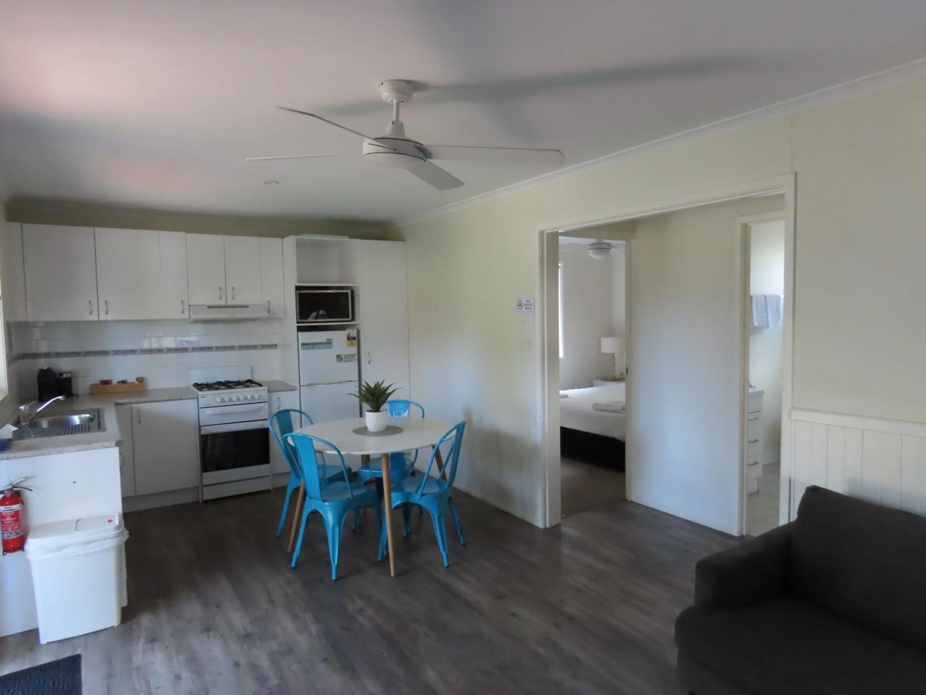 Kitchen or kitchenette in Albury Gardens Tourist Park