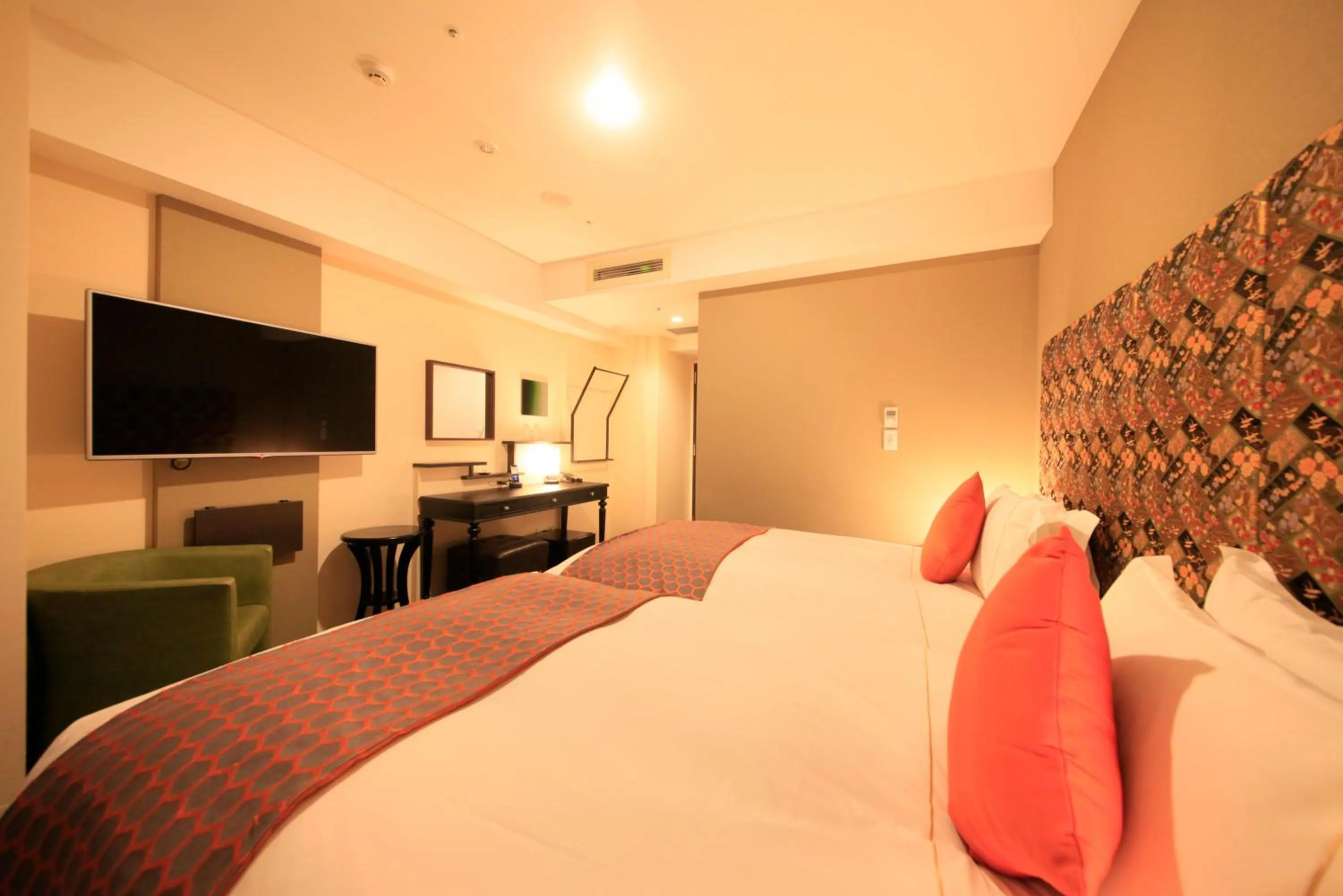 Photo of the whole room, Bed in Centurion Hotel Ikebukuro Station