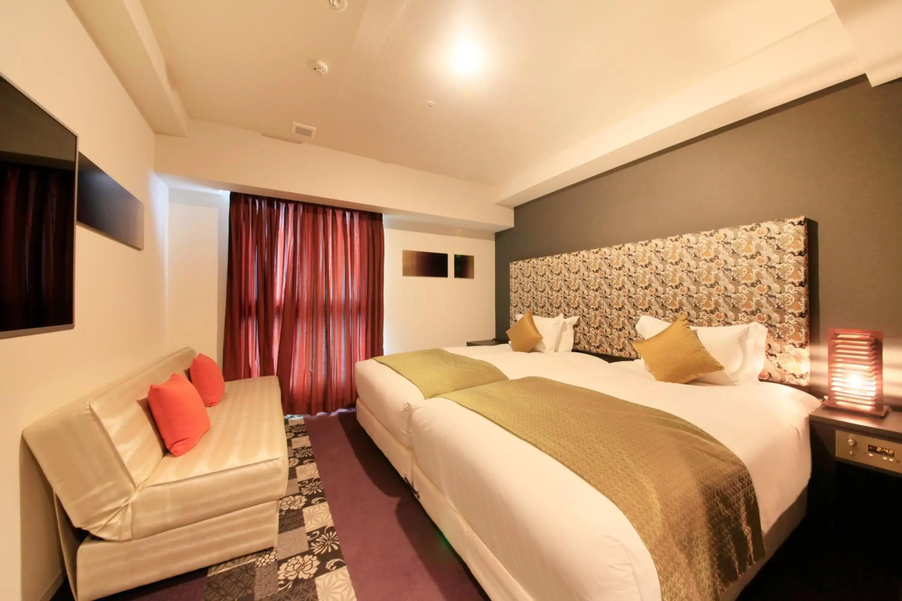 Photo of the whole room, Bed in Centurion Hotel Ikebukuro Station Photo of the whole room, Bed in Centurion Hotel Ikebukuro Station