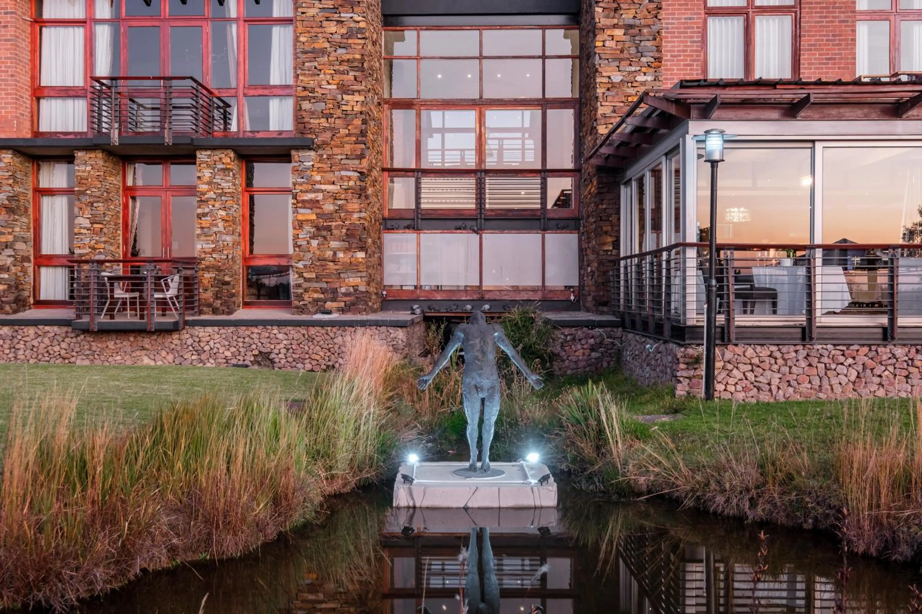 Riboville Boutique Hotel And Restaurant