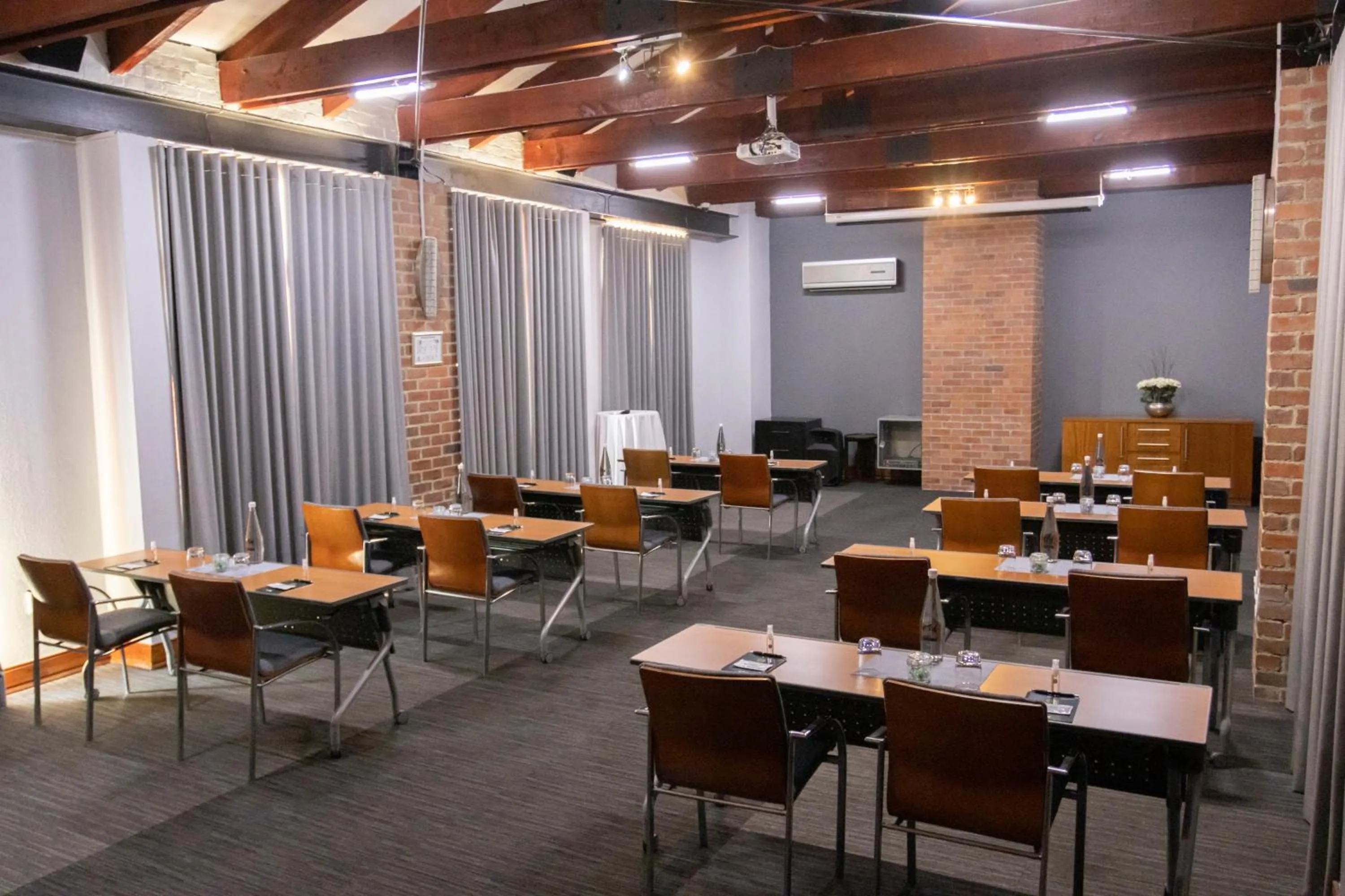 Riboville Boutique Hotel And Restaurant