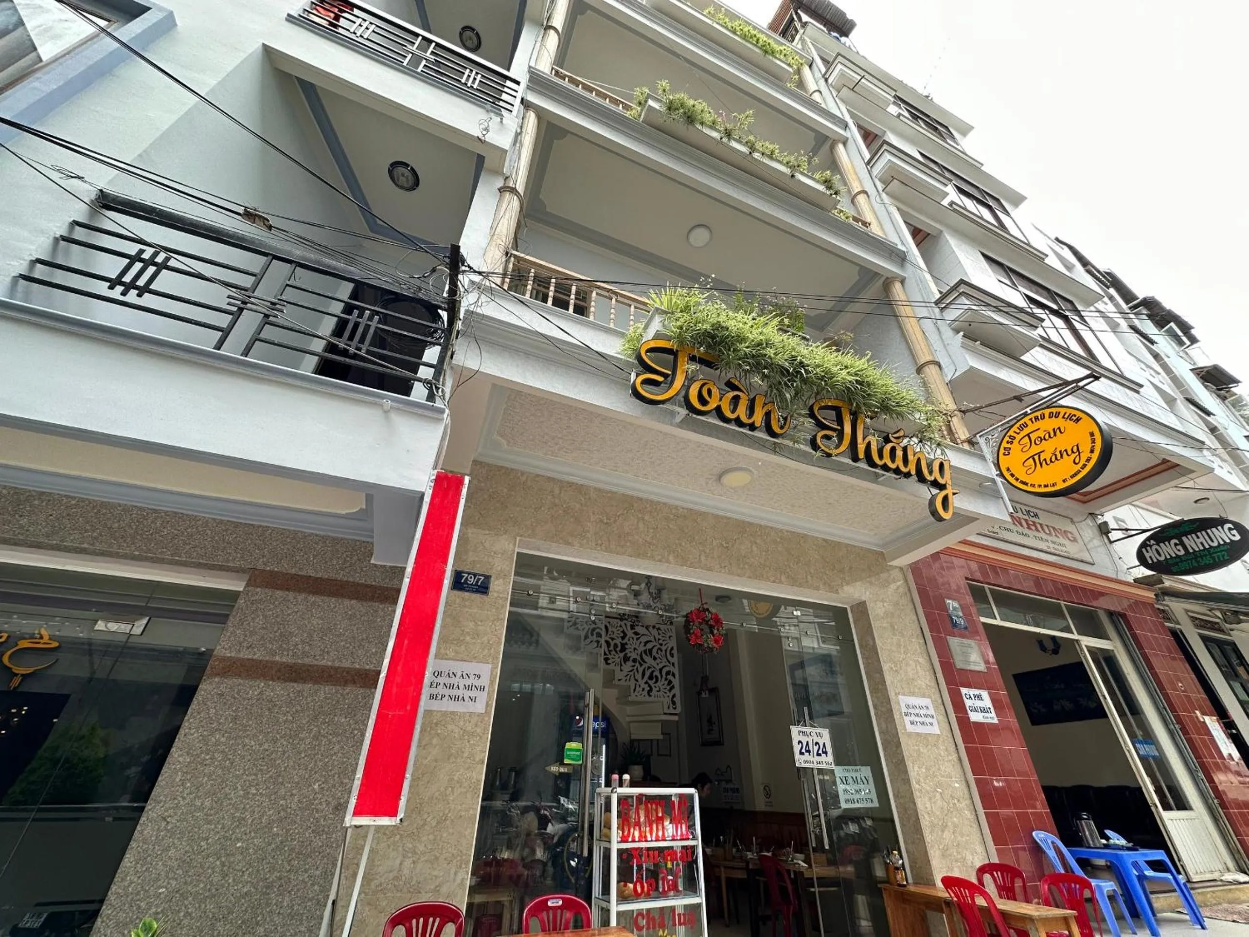 Facade/entrance in OYO 1206 Toan Thang Homestay