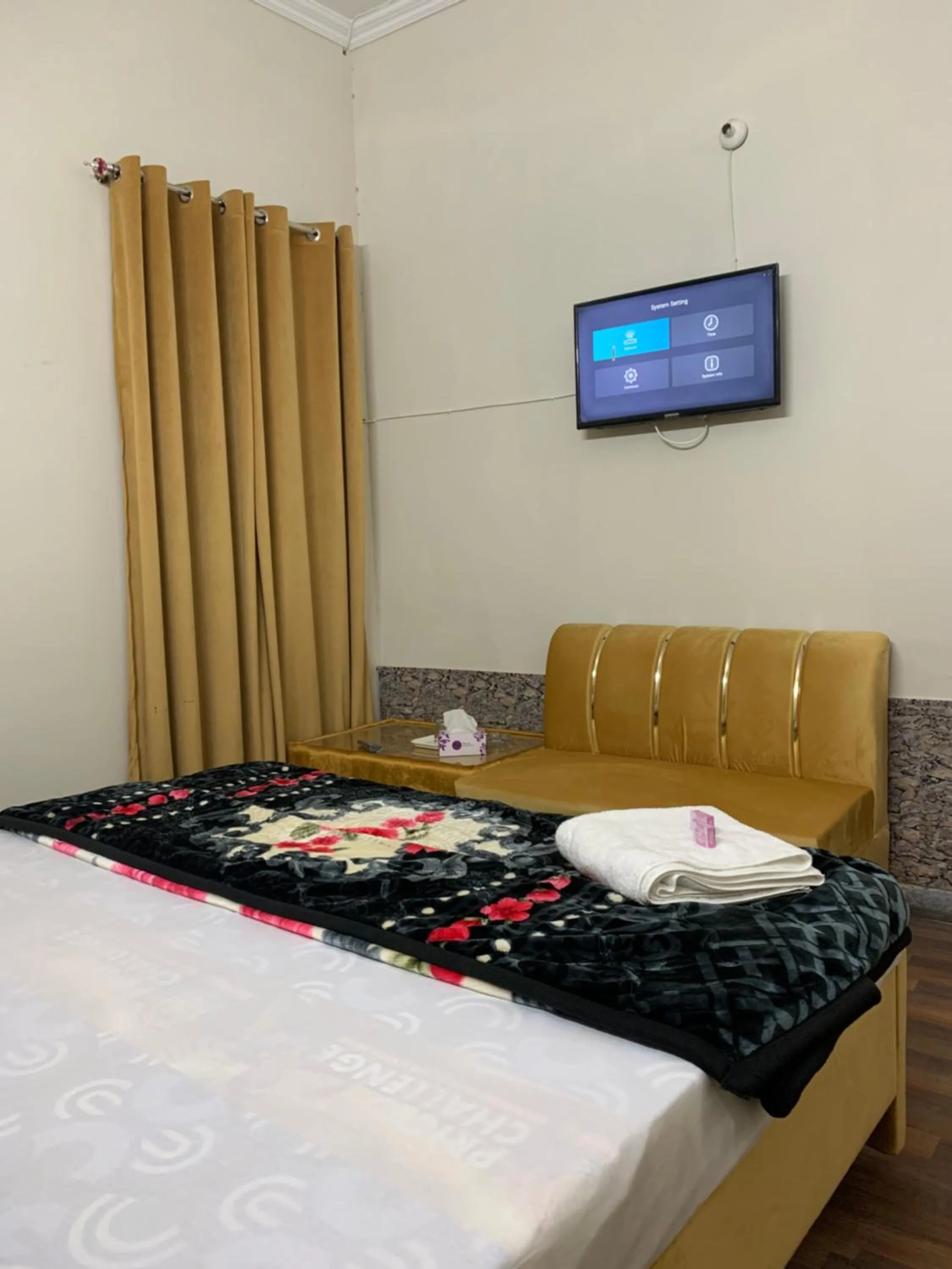 TV and multimedia, Bed in Eden Plus Executive Hotel