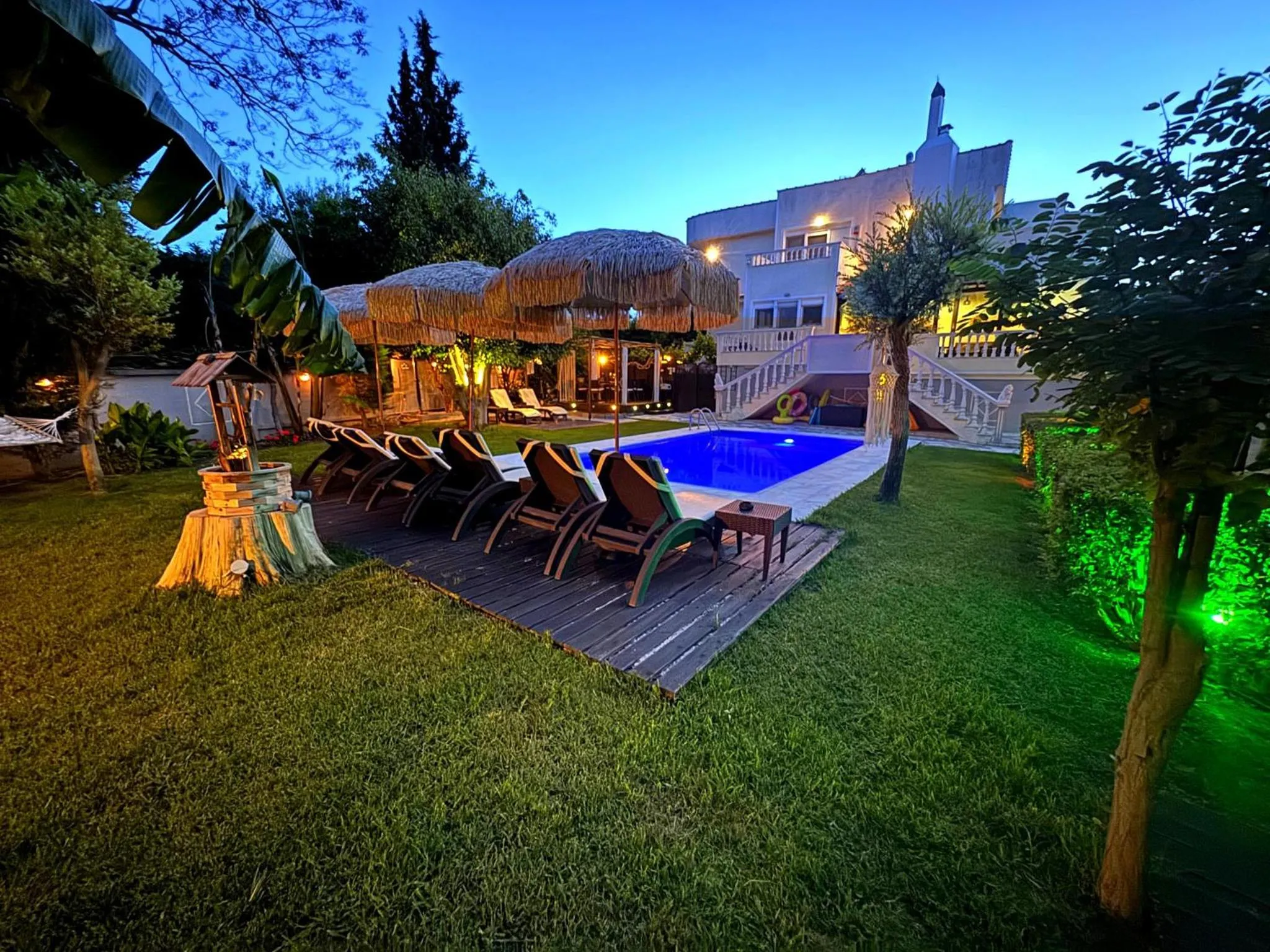 Garden in Villa Small Paradise private pool, jacuzzi, BBQ, complete privacy