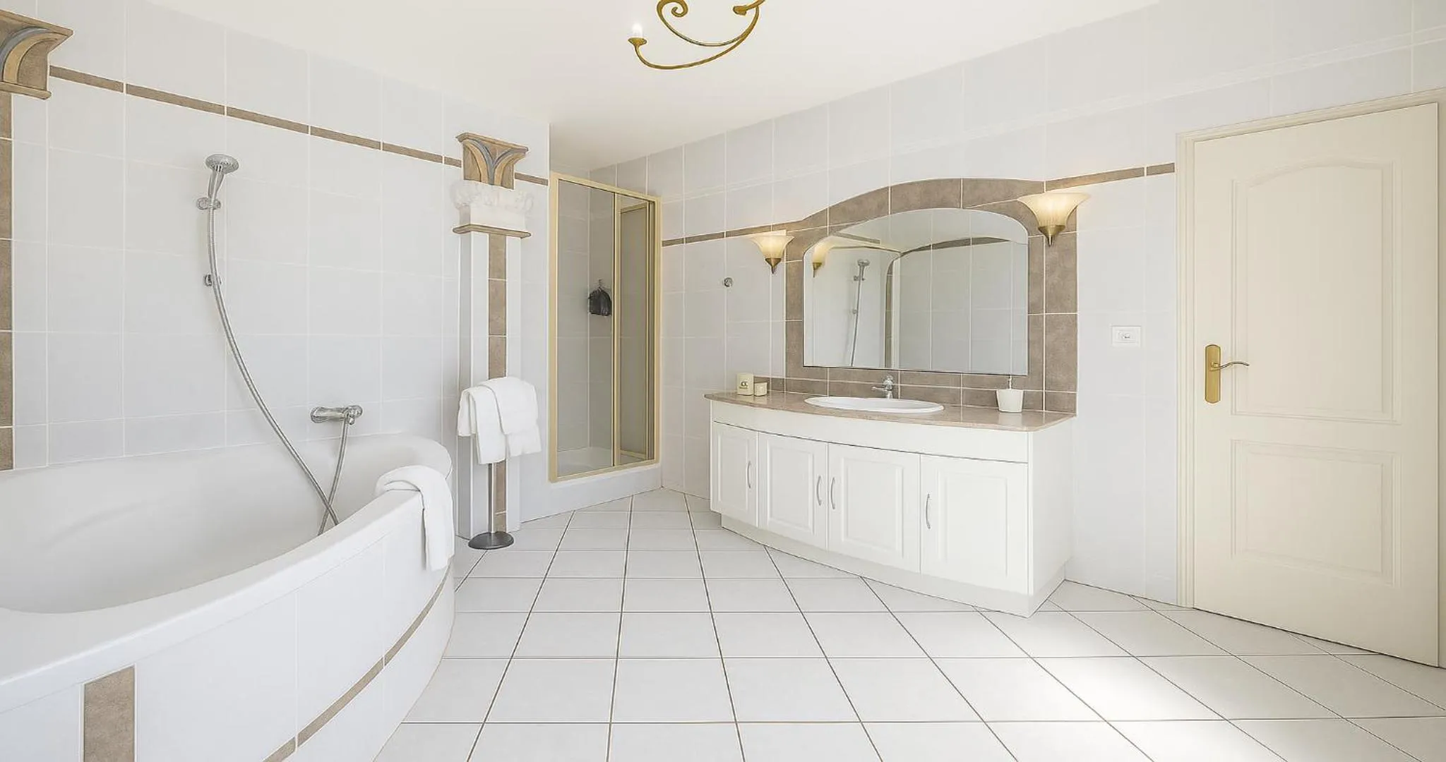 Bathroom in Villa Small Paradise private pool, jacuzzi, BBQ, complete privacy
