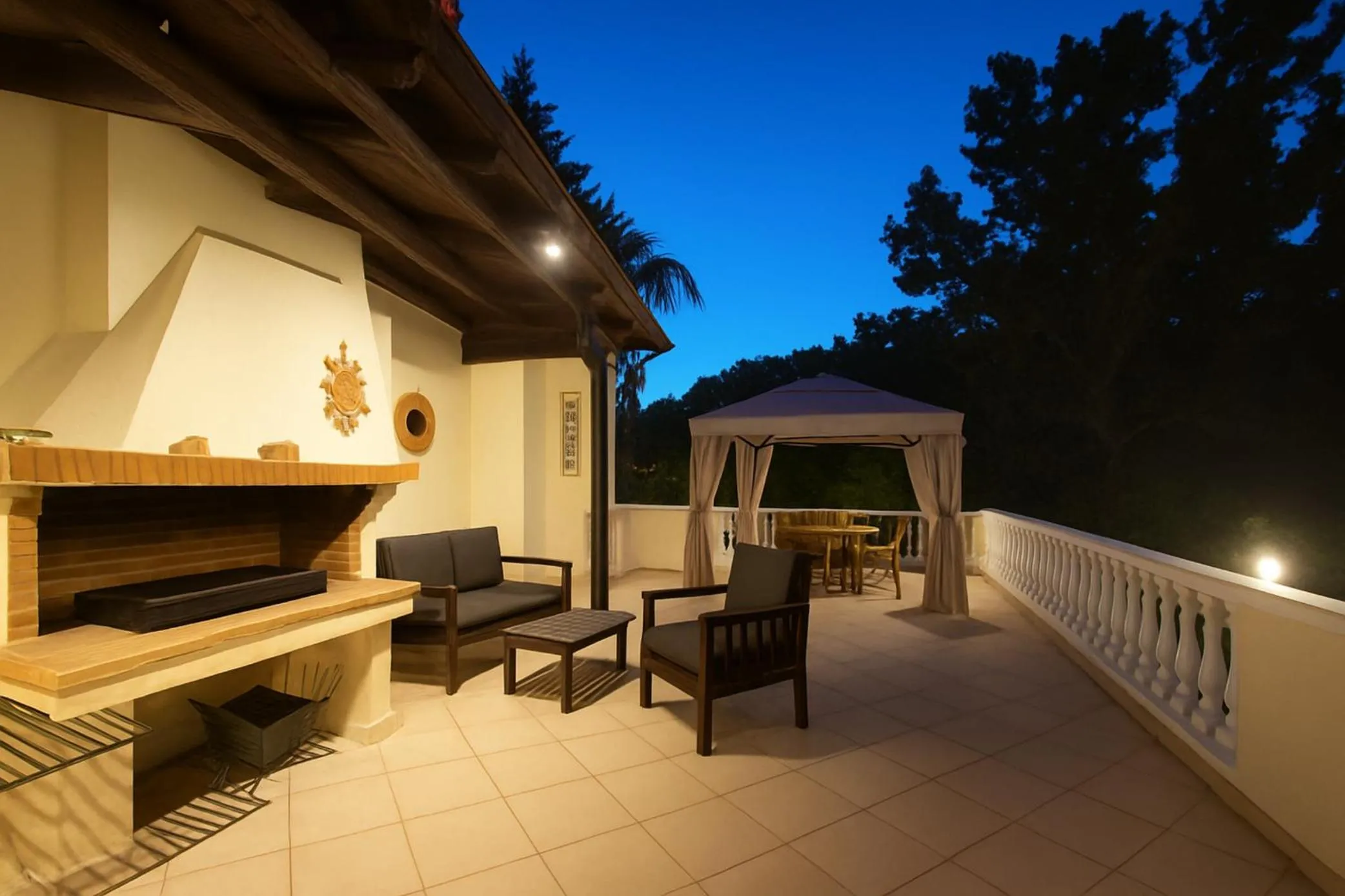 BBQ facilities in Villa Small Paradise private pool, jacuzzi, BBQ, complete privacy