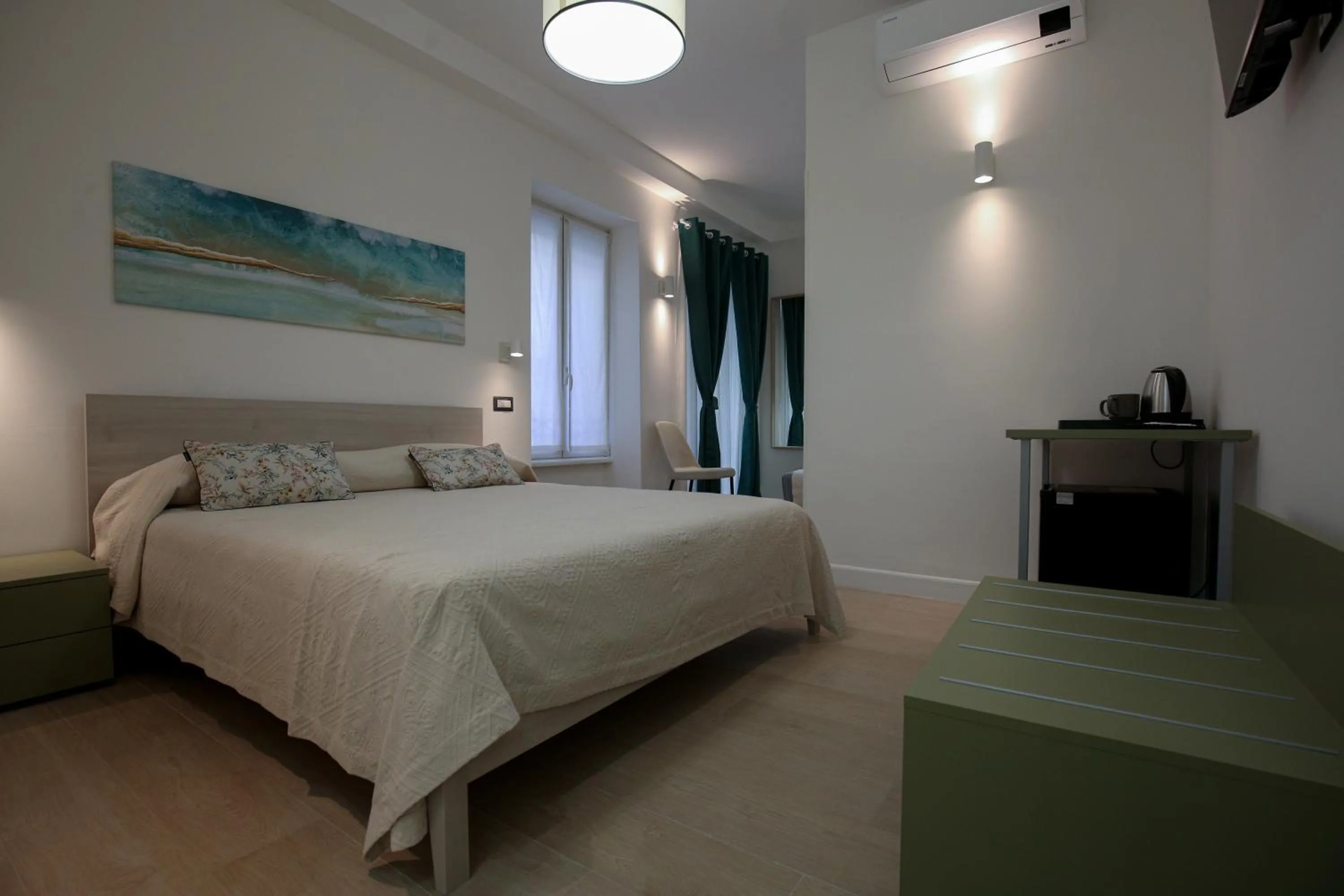 Bedroom, Bed in Colosseum Maison