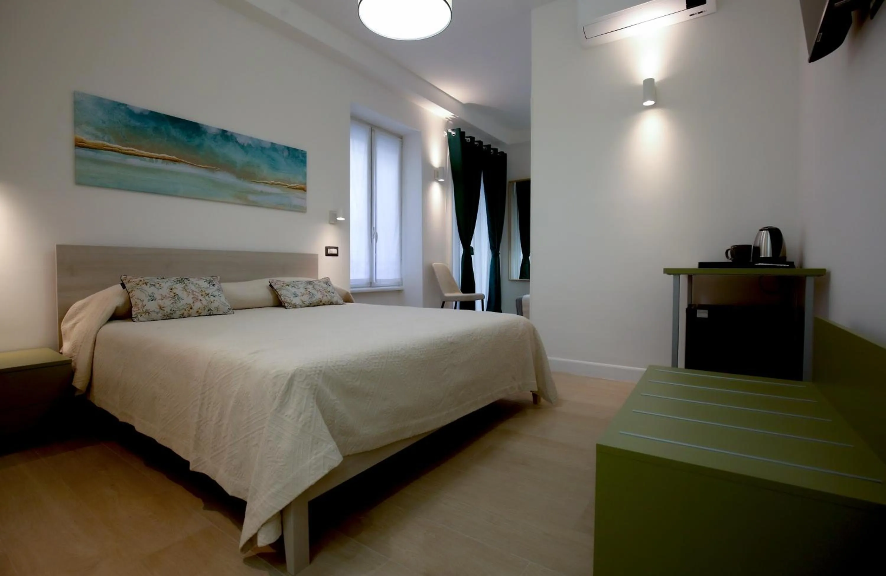 Bedroom, Bed in Colosseum Maison