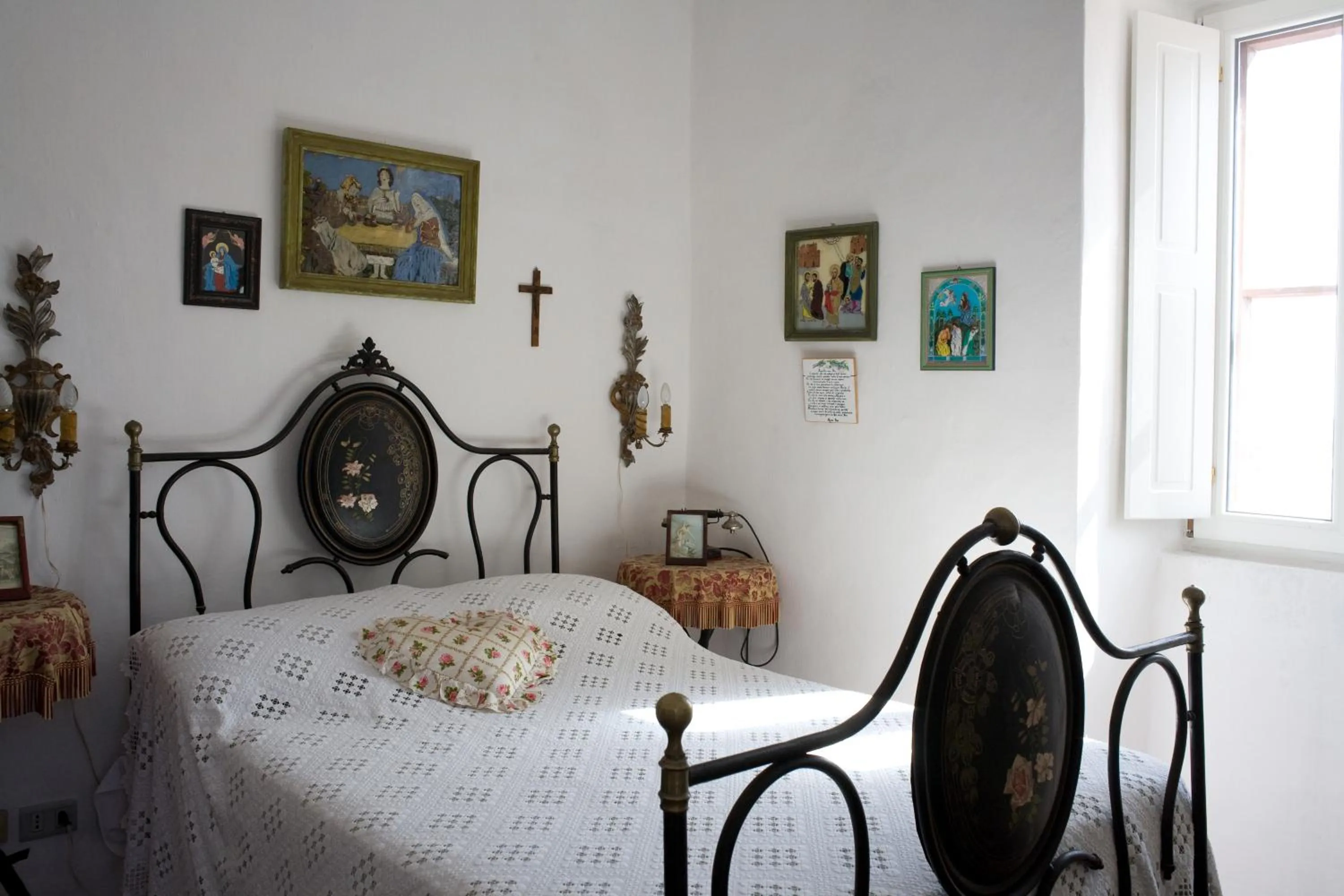 Photo of the whole room, Bed in Masseria Murgia Albanese