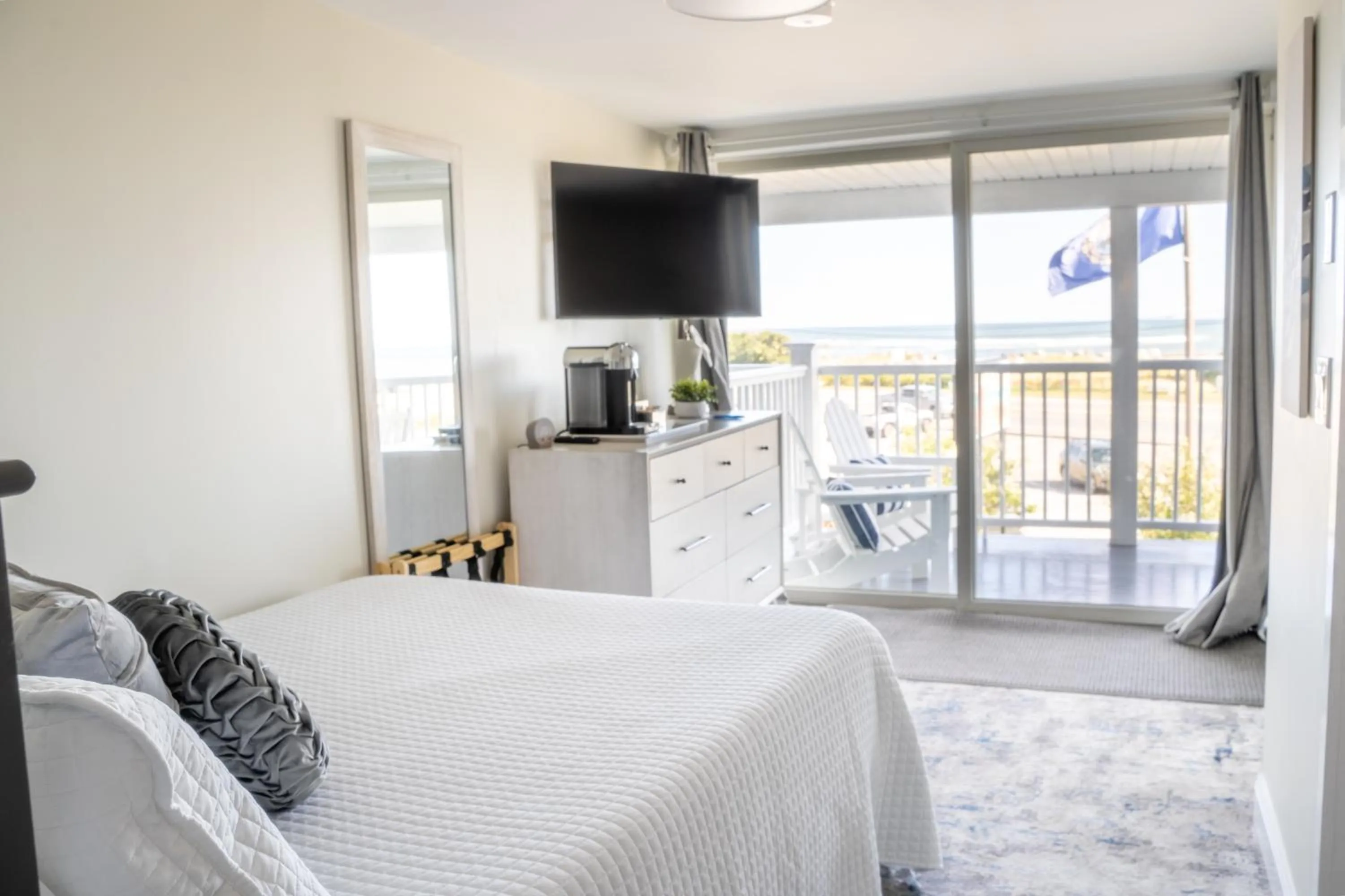 Photo of the whole room, Bed in 935 Ocean, a Beachside Inn