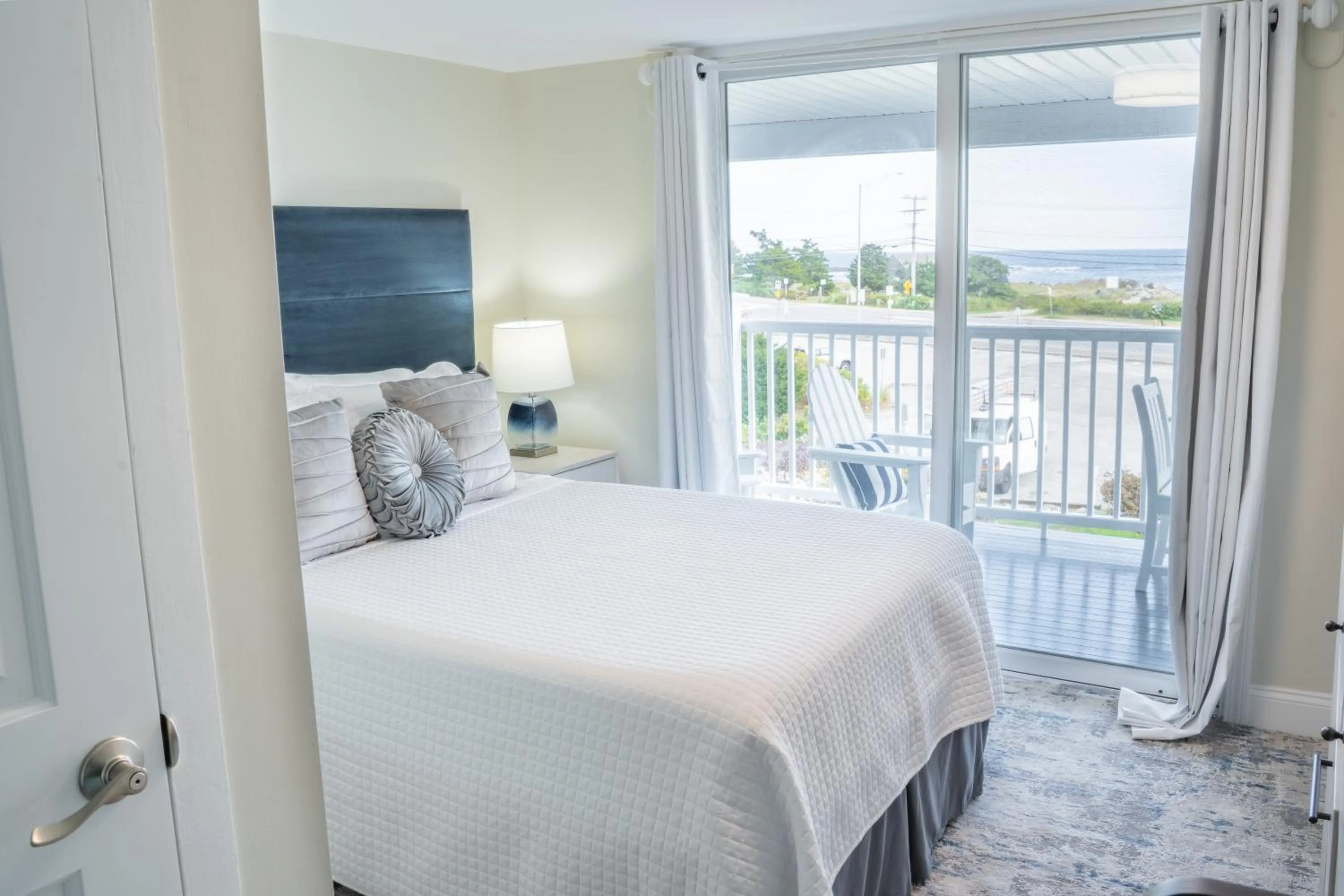 Bedroom, Bed in 935 Ocean, a Beachside Inn
