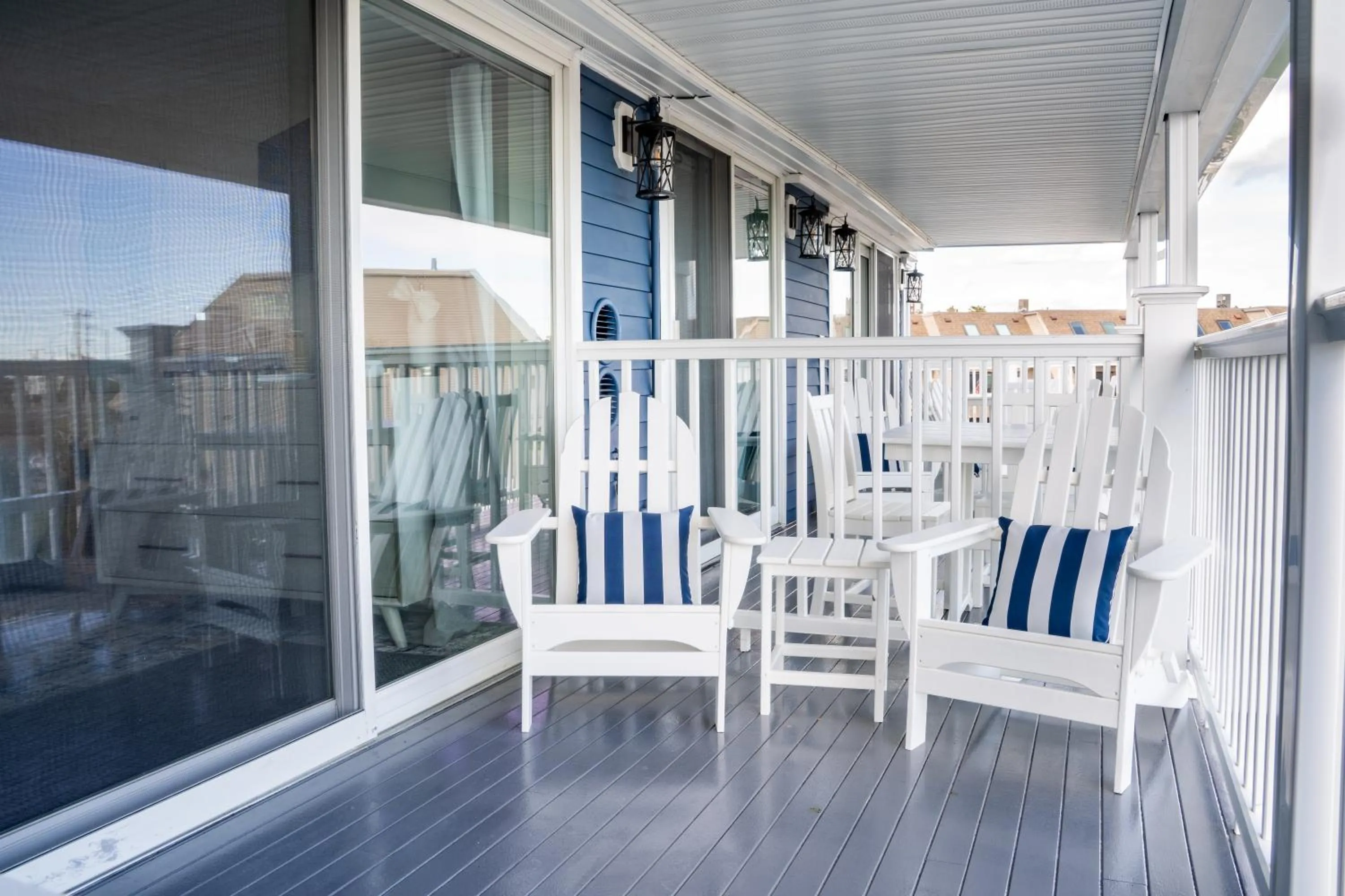 Balcony/Terrace in 935 Ocean, a Beachside Inn