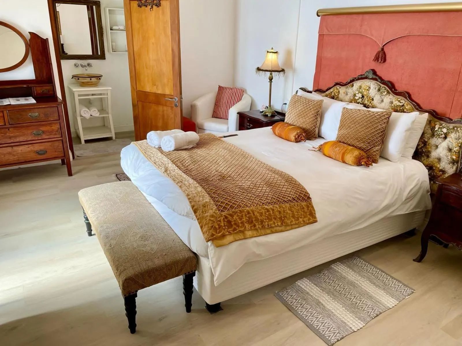Bed in Paternoster Manor
