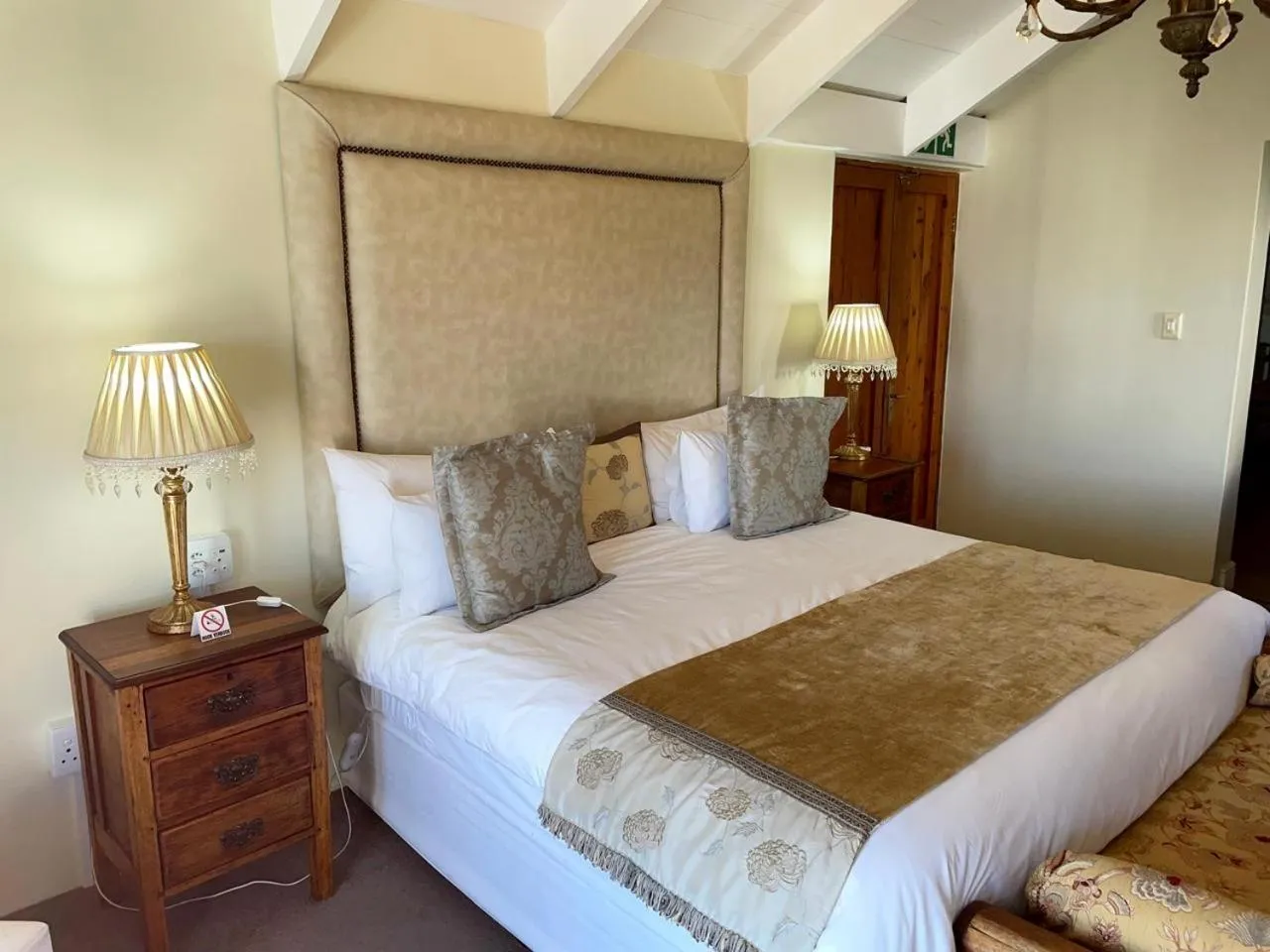 Bed in Paternoster Manor