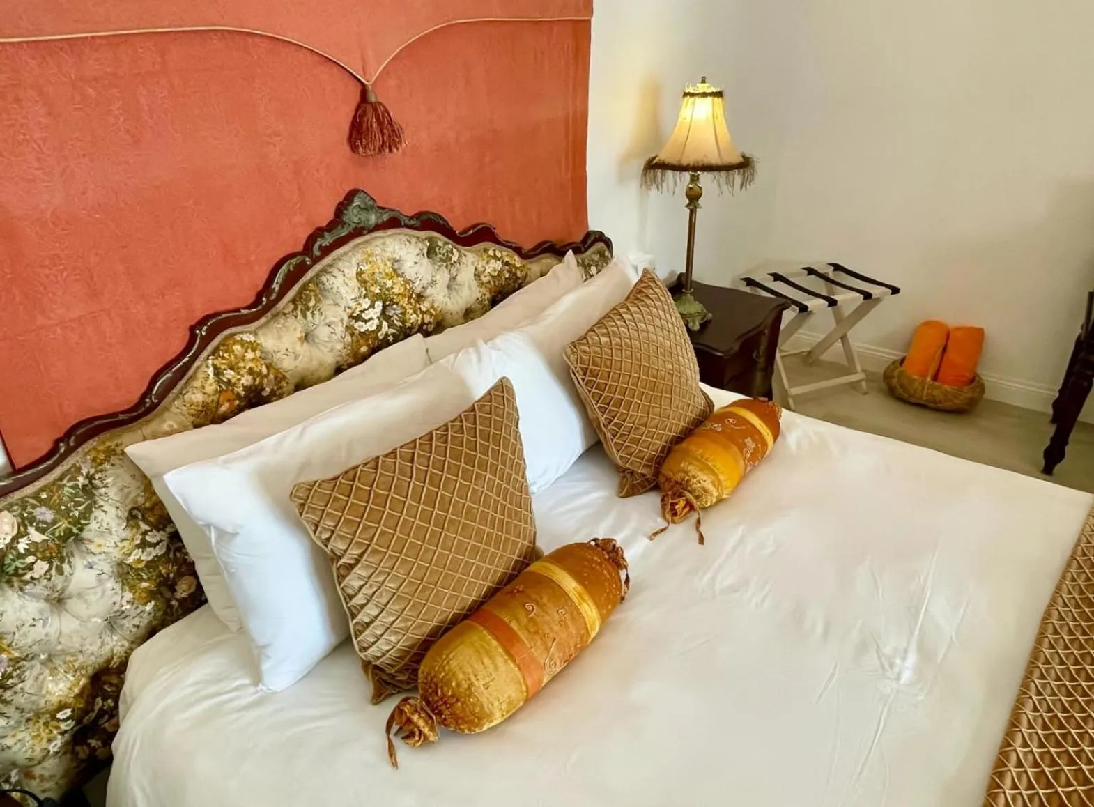 Bed in Paternoster Manor