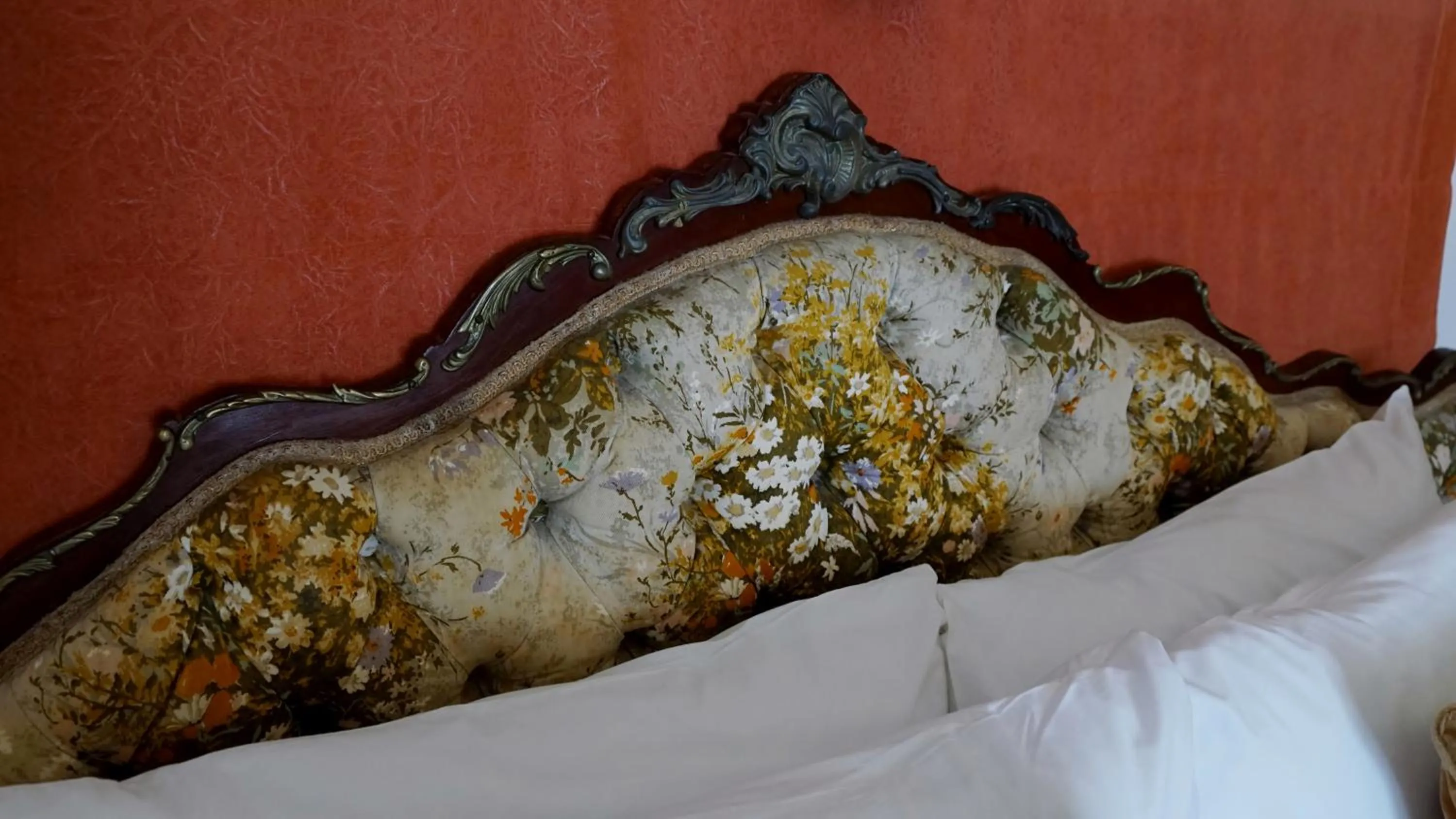 Bed in Paternoster Manor