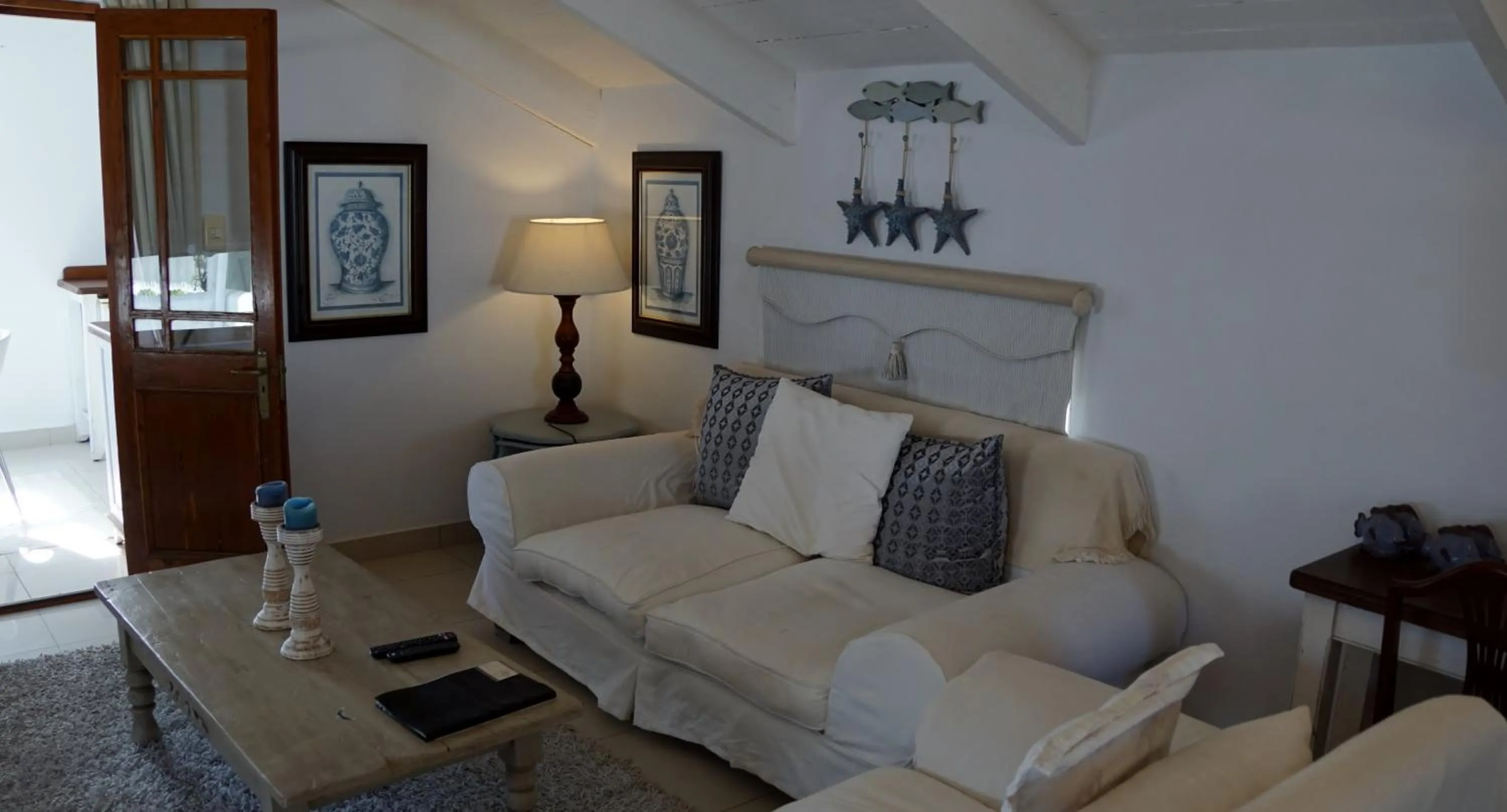 Seating area in Paternoster Manor