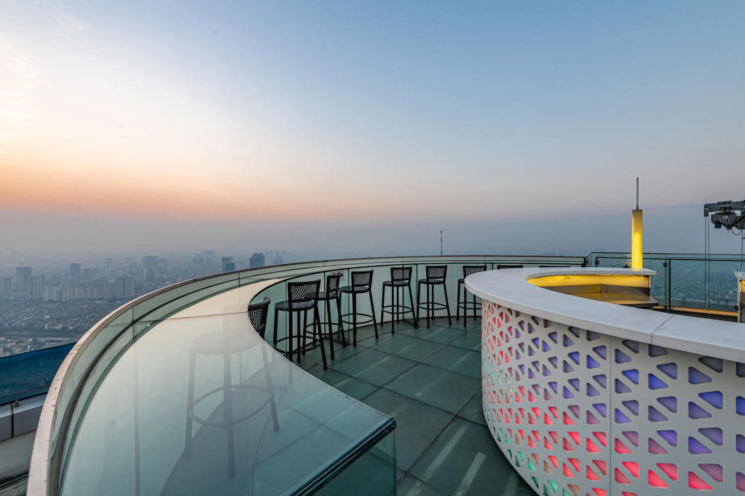 Lounge or bar in Lotte Hotel Hanoi