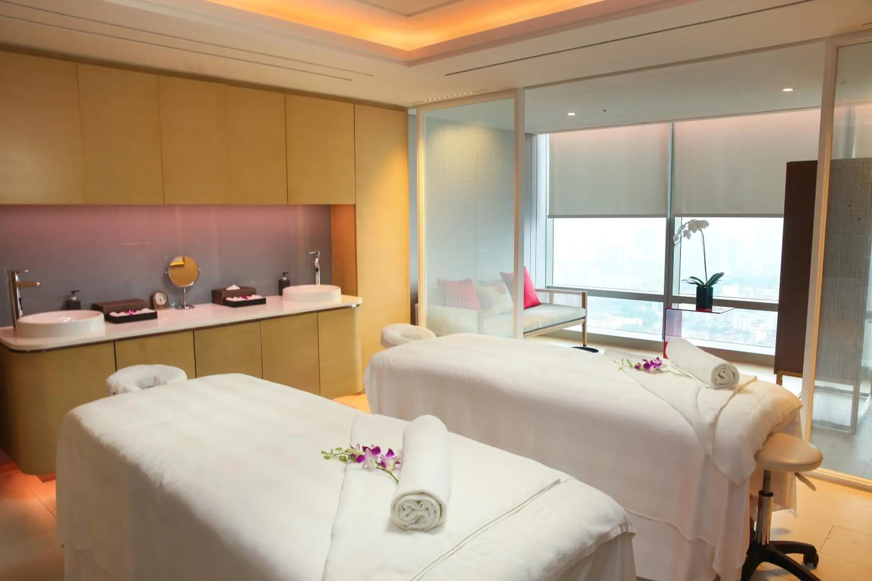 Spa and wellness centre/facilities in Lotte Hotel Hanoi Spa and wellness centre/facilities in Lotte Hotel Hanoi